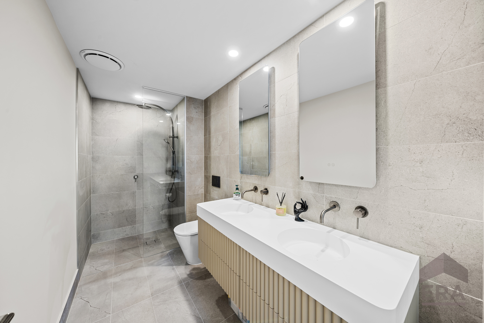 1401/10 Sickle Avenue, Hope Island, Qld, 4212 - Image 2