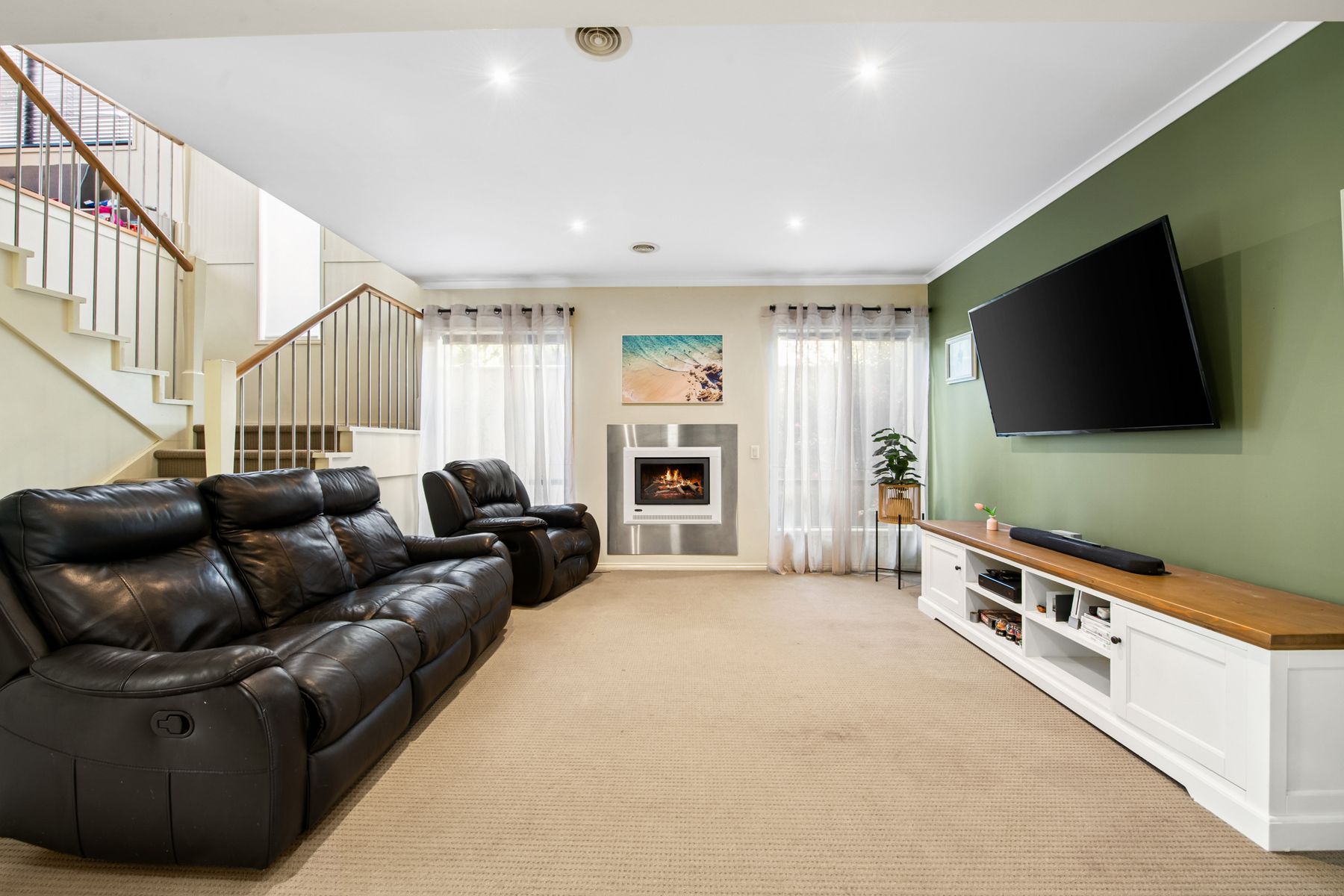 4-bedroom house at 8 TUNUNGA CIRCUIT, Kangaroo Flat VIC 3555, Greater Bendigo, Victoria