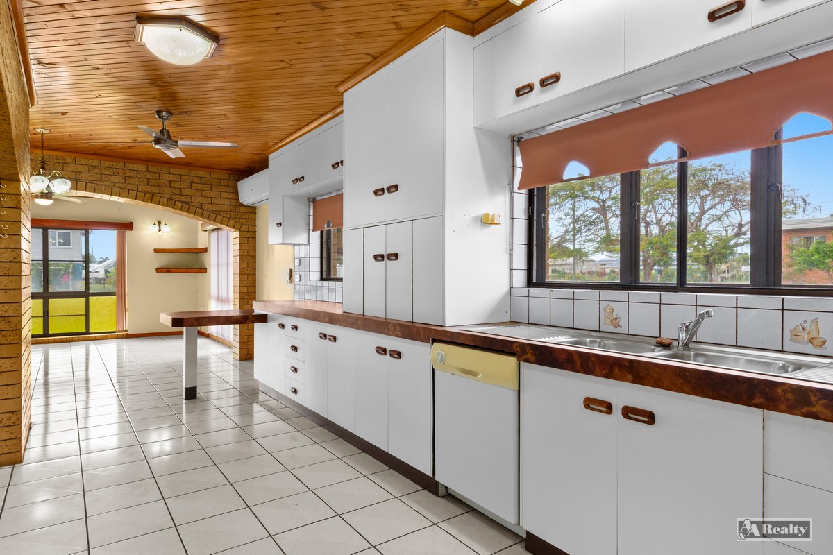 5 Sydney Smith Street, Kurrimine Beach, QLD 4871 - Image 4