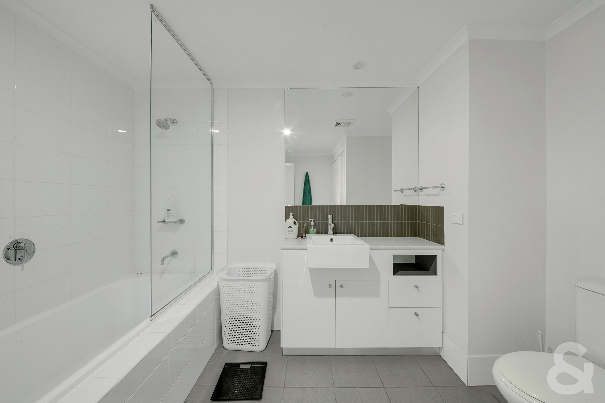 UNIT 245 75 CENTRAL LANE, Gladstone Central QLD 4680 - Image 8