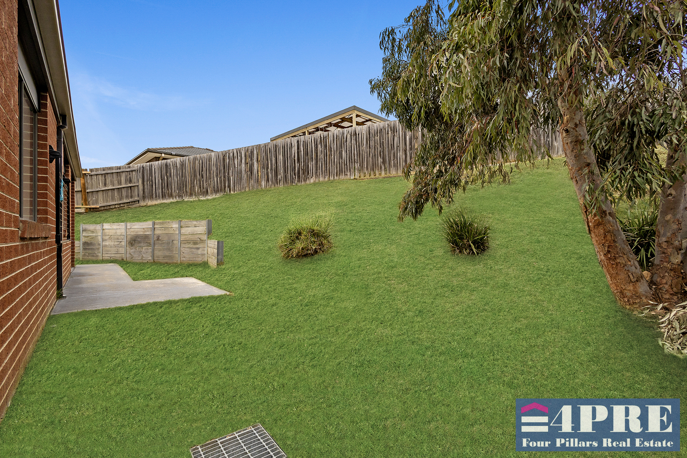 8 Hadlow Court, Sunbury, VIC 3429 - Image 4