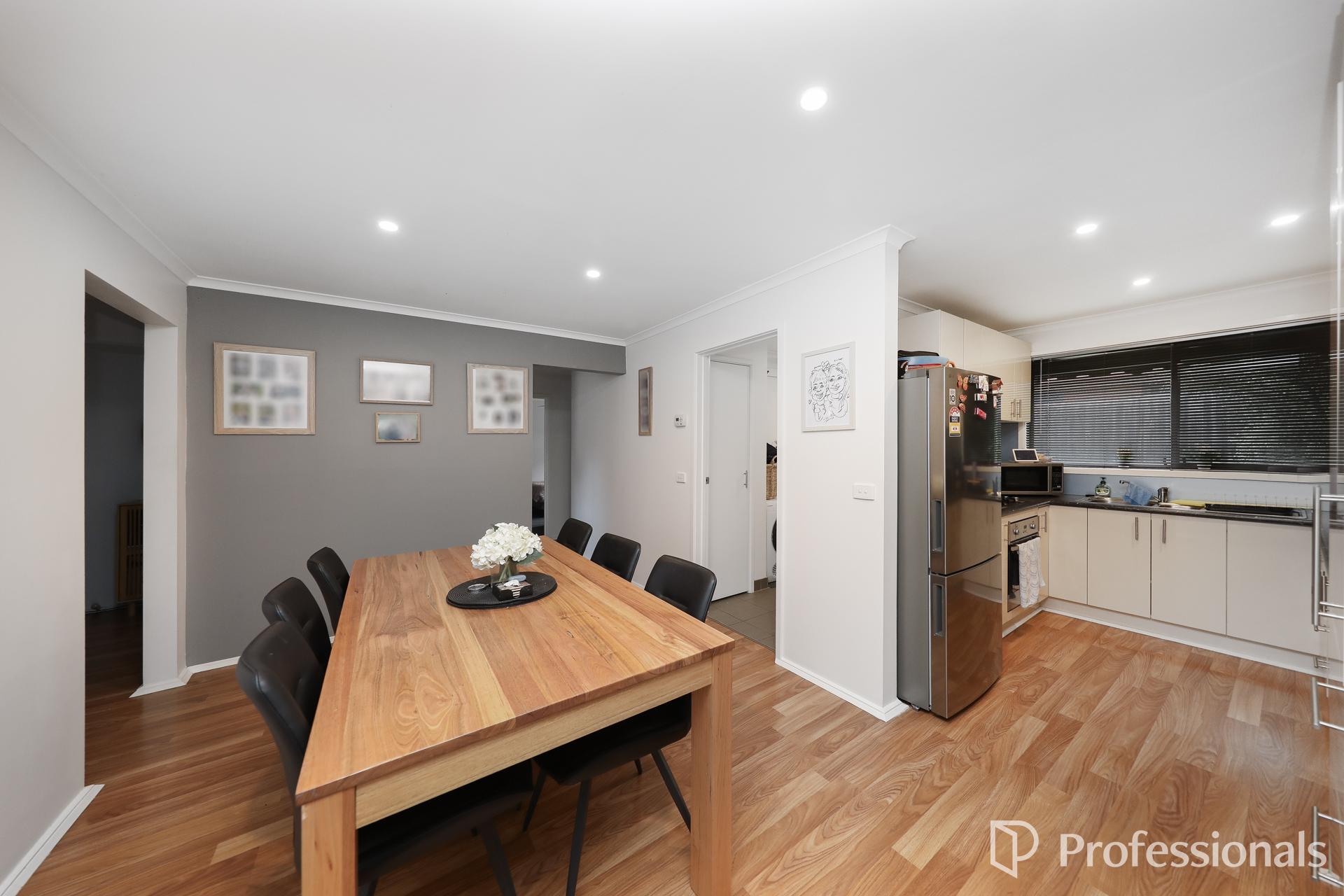 4 8 RESERVE RD WEROAD, MELTON VIC 3337 - Image 5