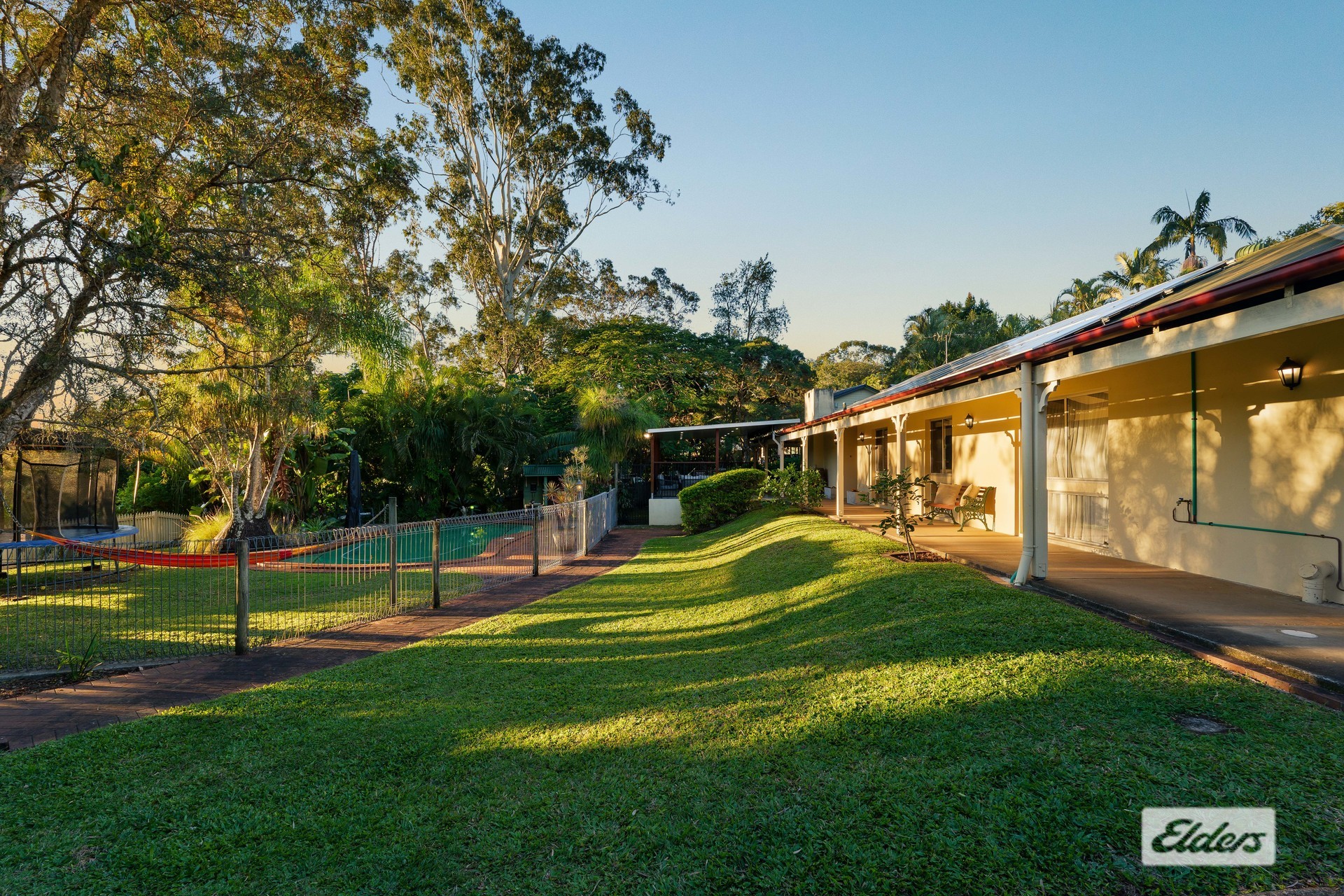 21 Kinloch Road, Daisy Hill, QLD 4127 - Image 1