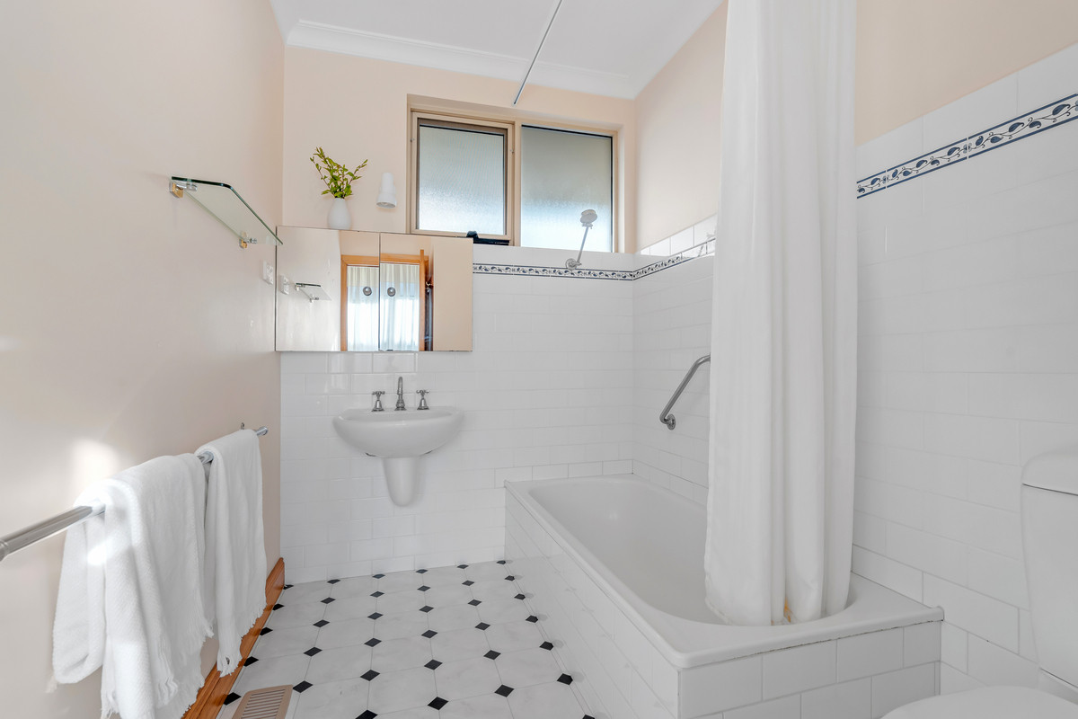 3-bedroom house at 1/7 Regent, Port Fairy, Vic, 3284, Moyne, Victoria