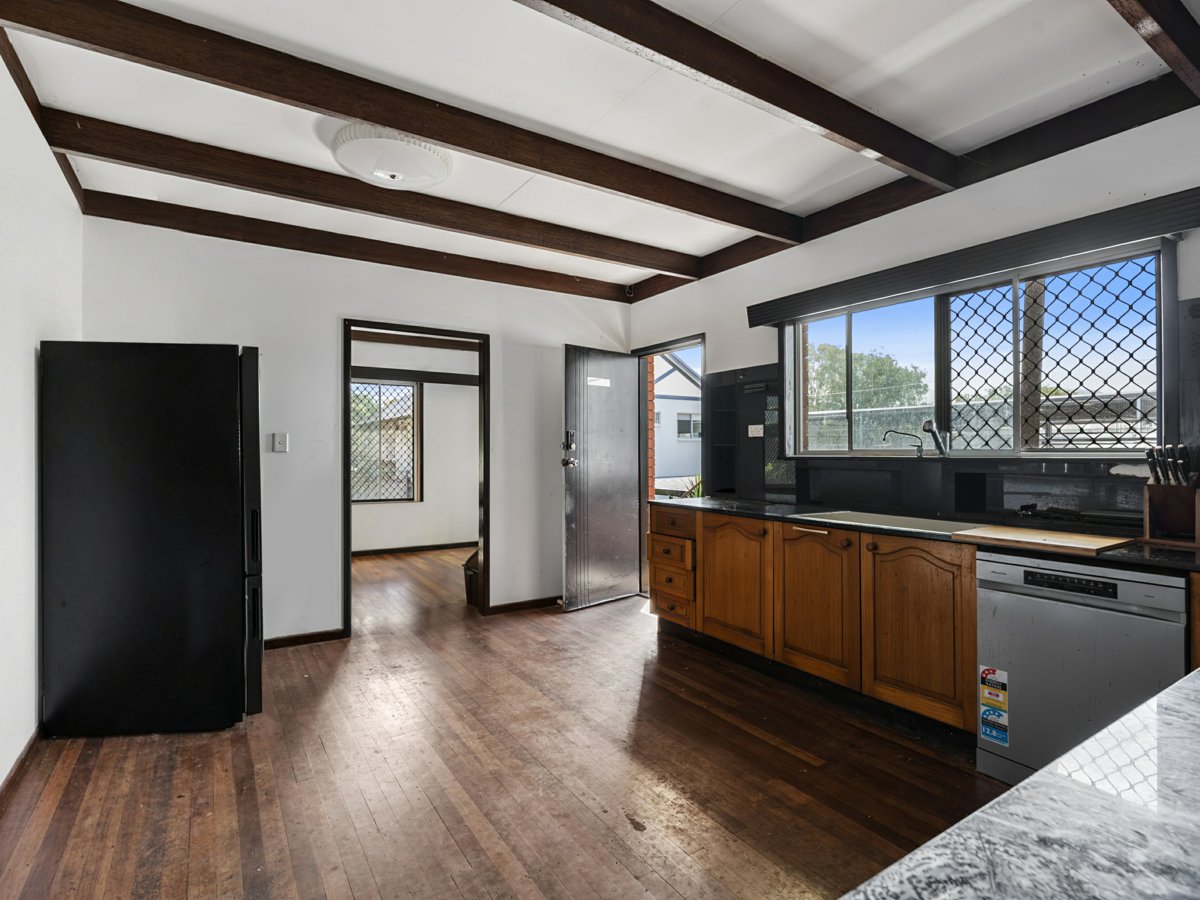 7-bedroom house at 10 Mayers Street, Manunda, QLD 4870, Cairns, Queensland
