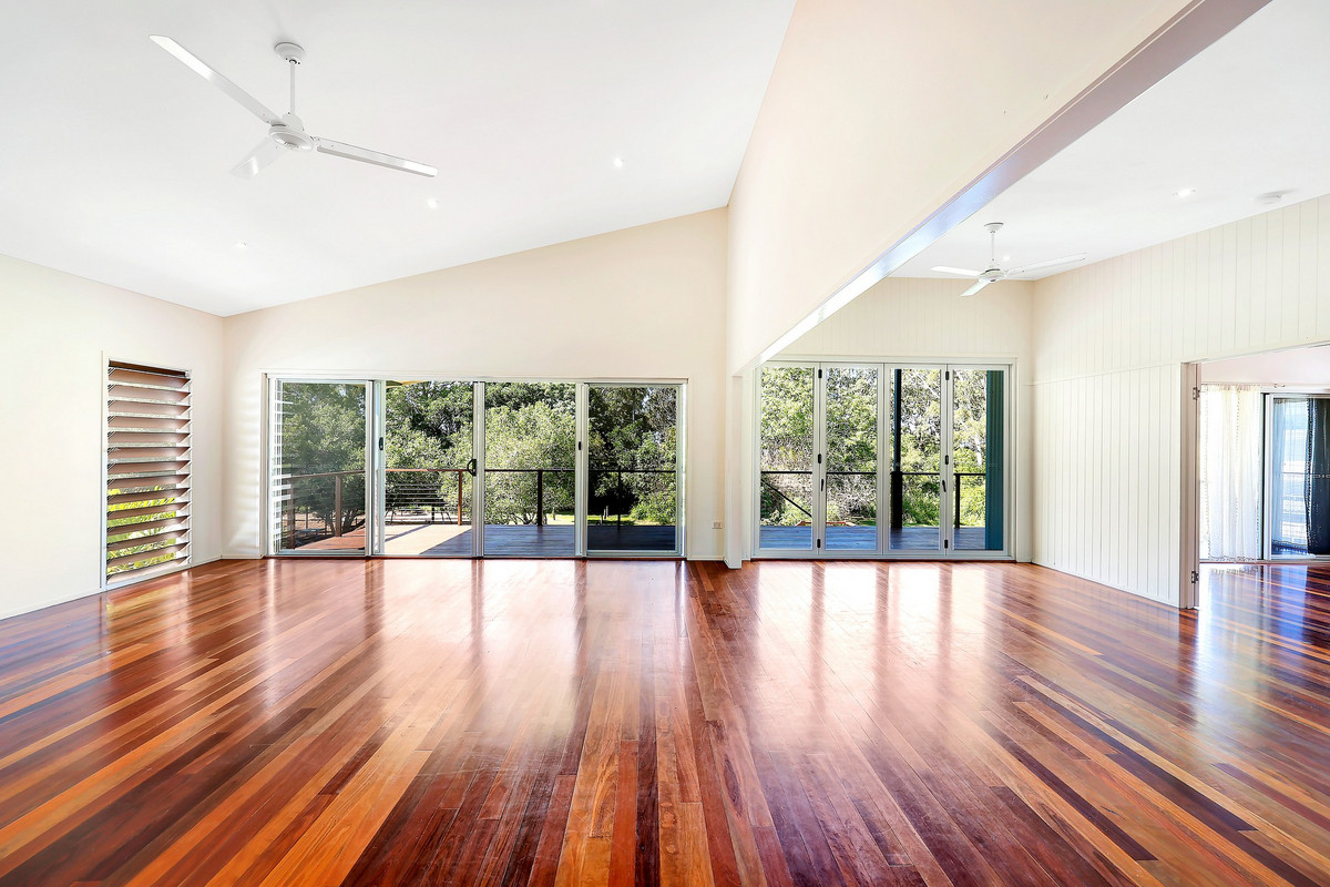 178 KINGFISHER PARADE, Toogoom QLD 4655 - Image 4