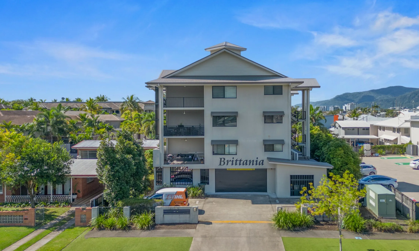 102/240 Buchan Street, Westcourt, QLD 4870 - Image 9