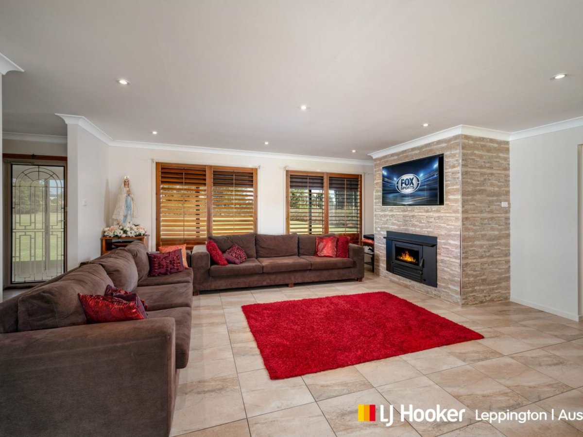 5-bedroom unit at 108 Kelvin Park Drive, Bringelly, NSW 2556, Liverpool, New South Wales