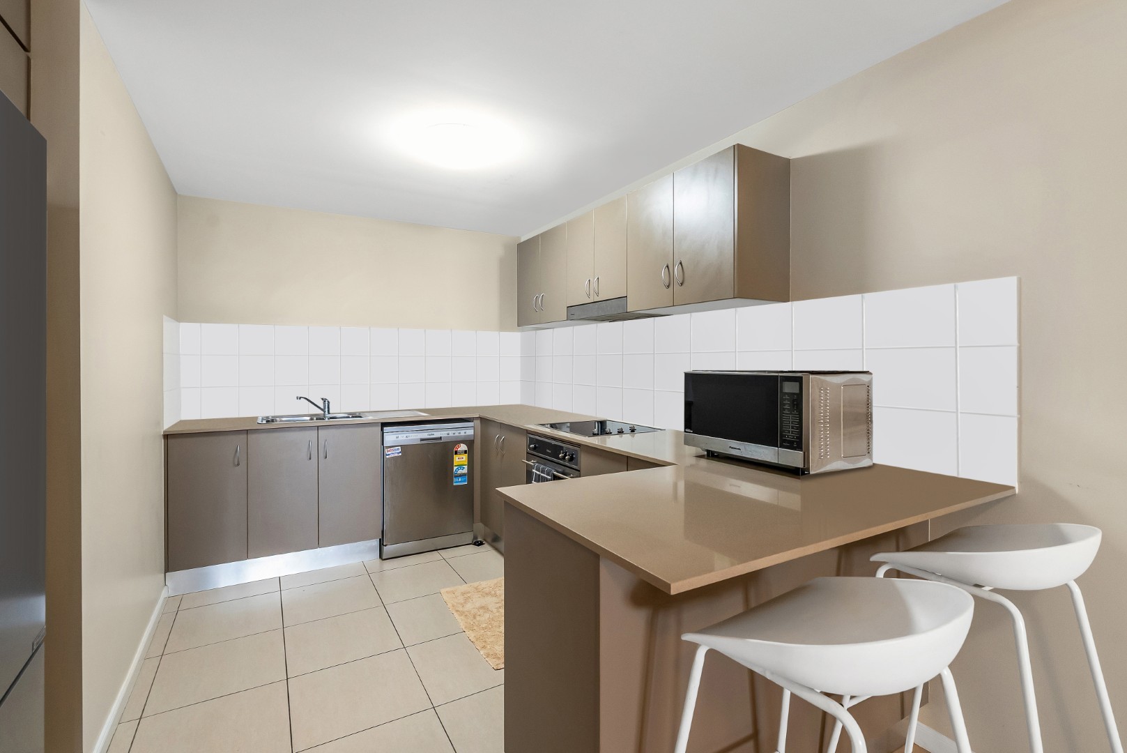 316/331-335 Lake Street, Cairns North, Qld, 4870 - Image 3