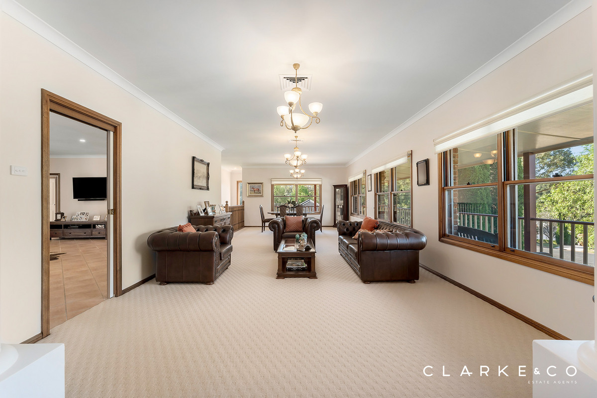 68 HILLDALE DRIVE, Bolwarra Heights NSW 2320 - Image 1