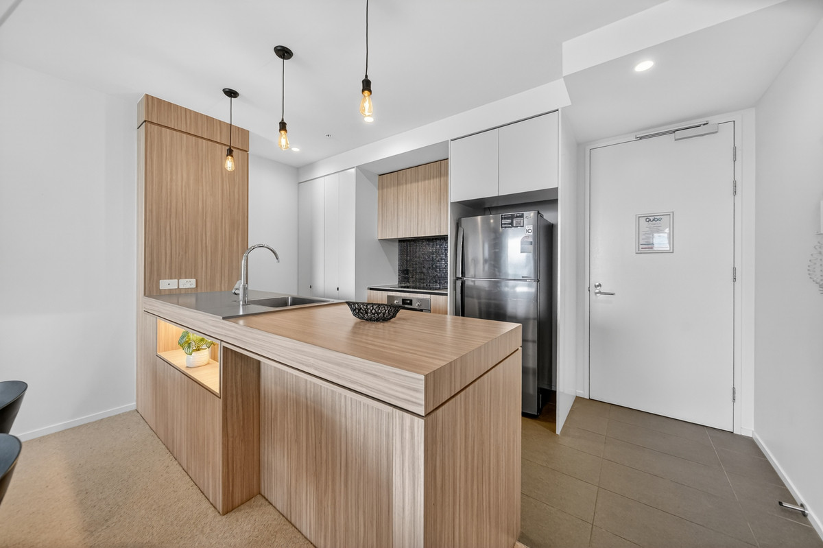 169/31 Queensland Avenue, Broadbeach, Qld, 4218 - Image 5
