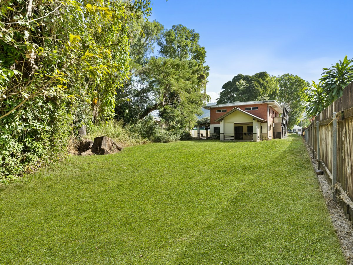 7-bedroom house at 10 Mayers Street, Manunda, QLD 4870, Cairns, Queensland