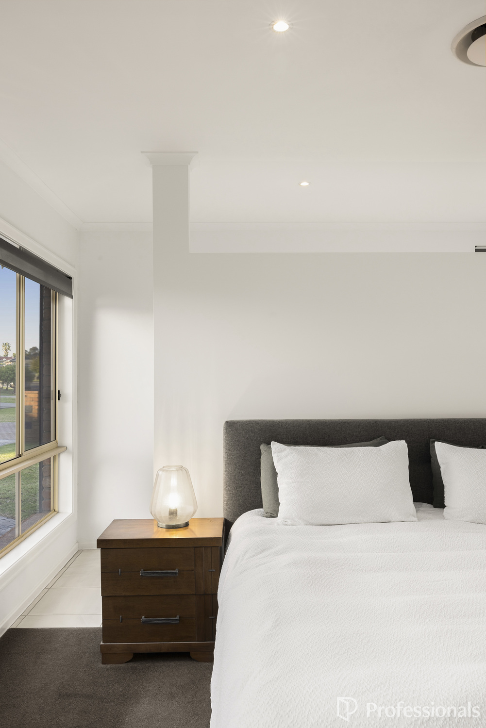 11 EAGLE TERRACE, Taylors Lakes VIC 3038 - Image 1