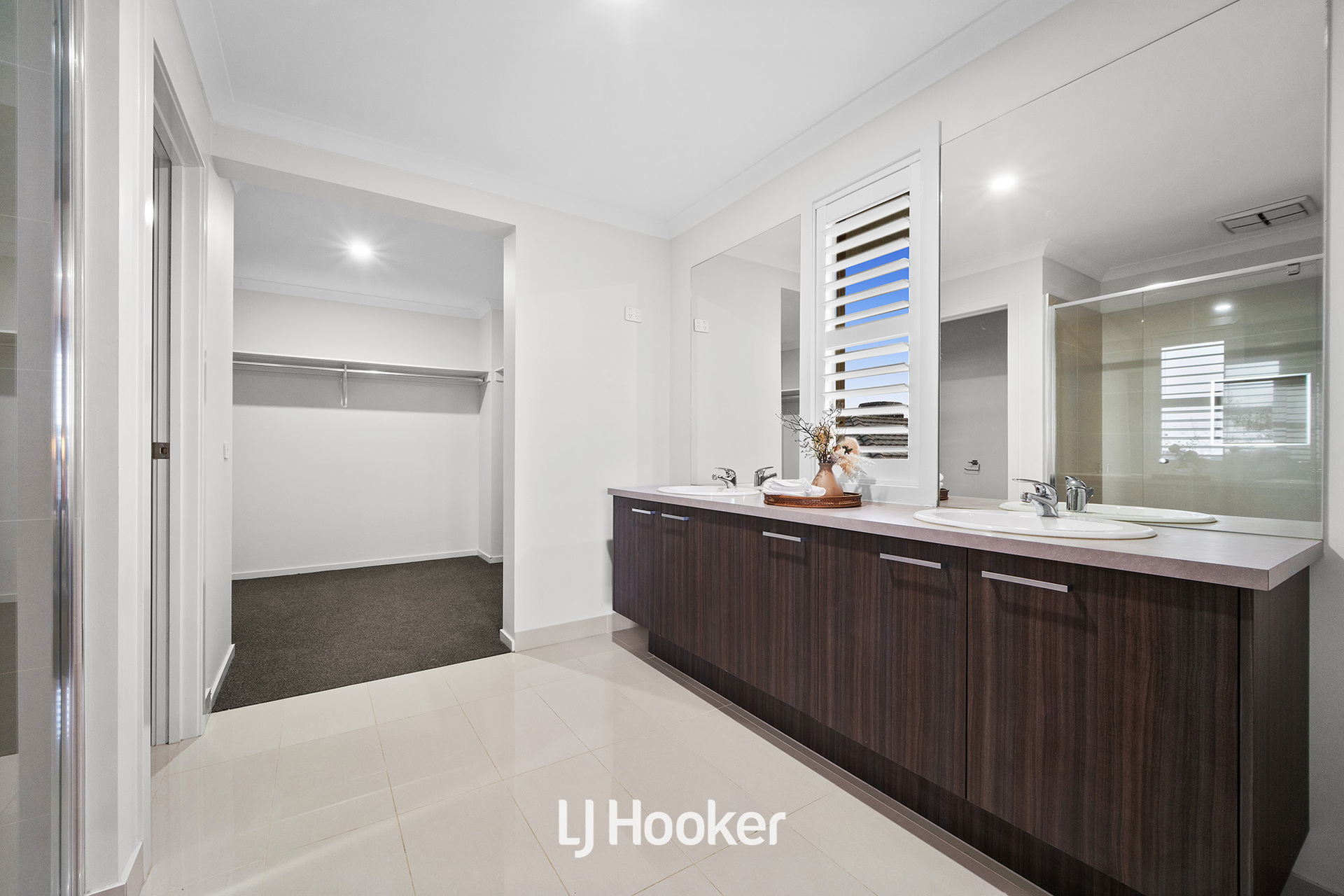 32 Rathberry Circuit, Clyde North, VIC 3978 - Image 3