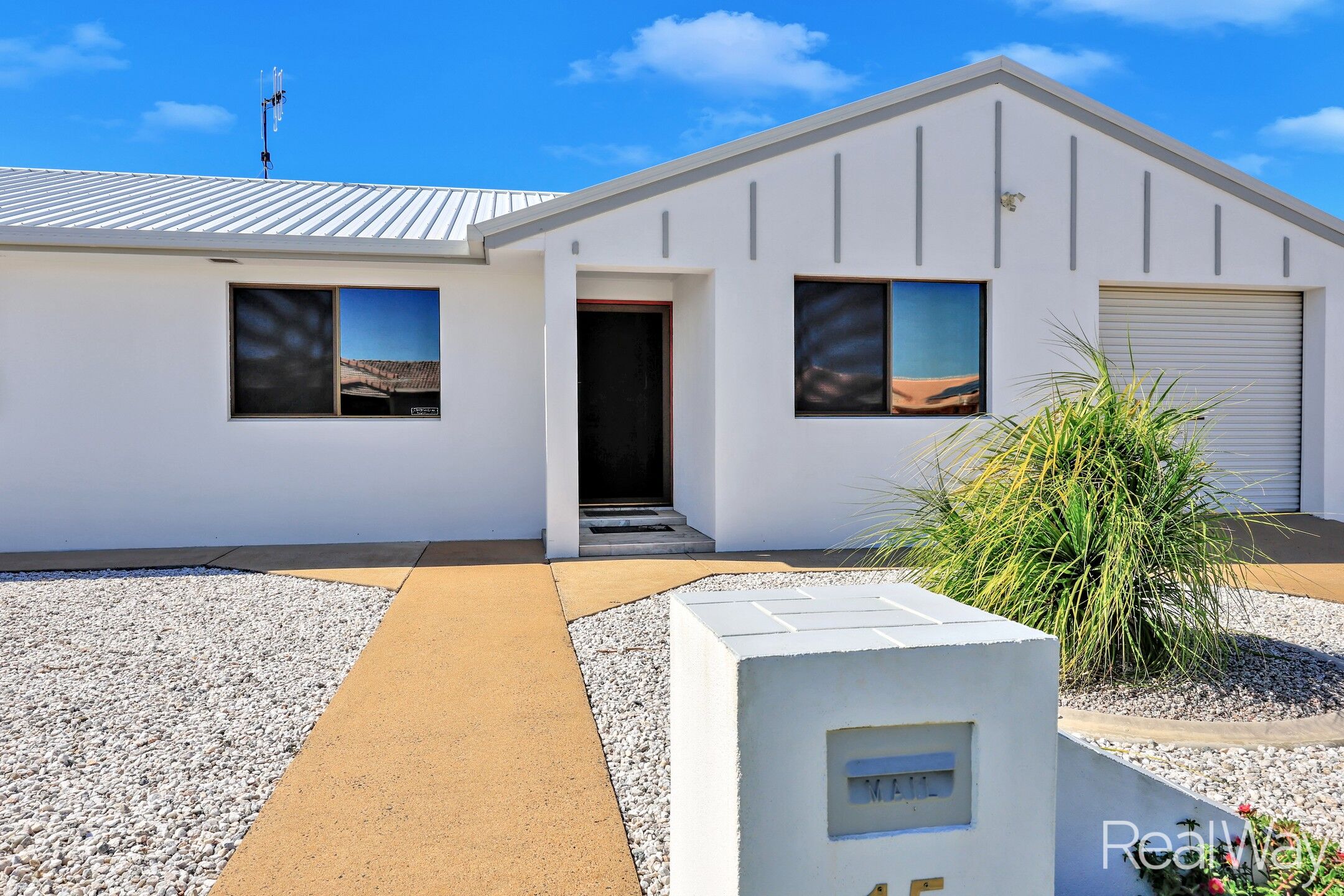 15 JENSEN STREET, Avenell Heights QLD 4670 - Image 5