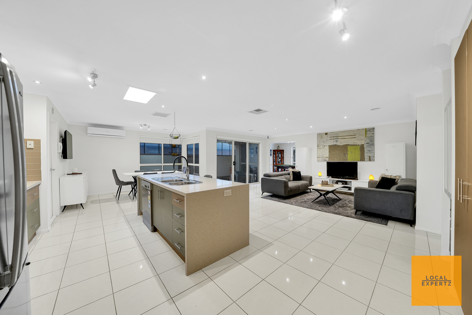 24 CARLYON CLOSE, Melton West VIC 3337 - Image 6
