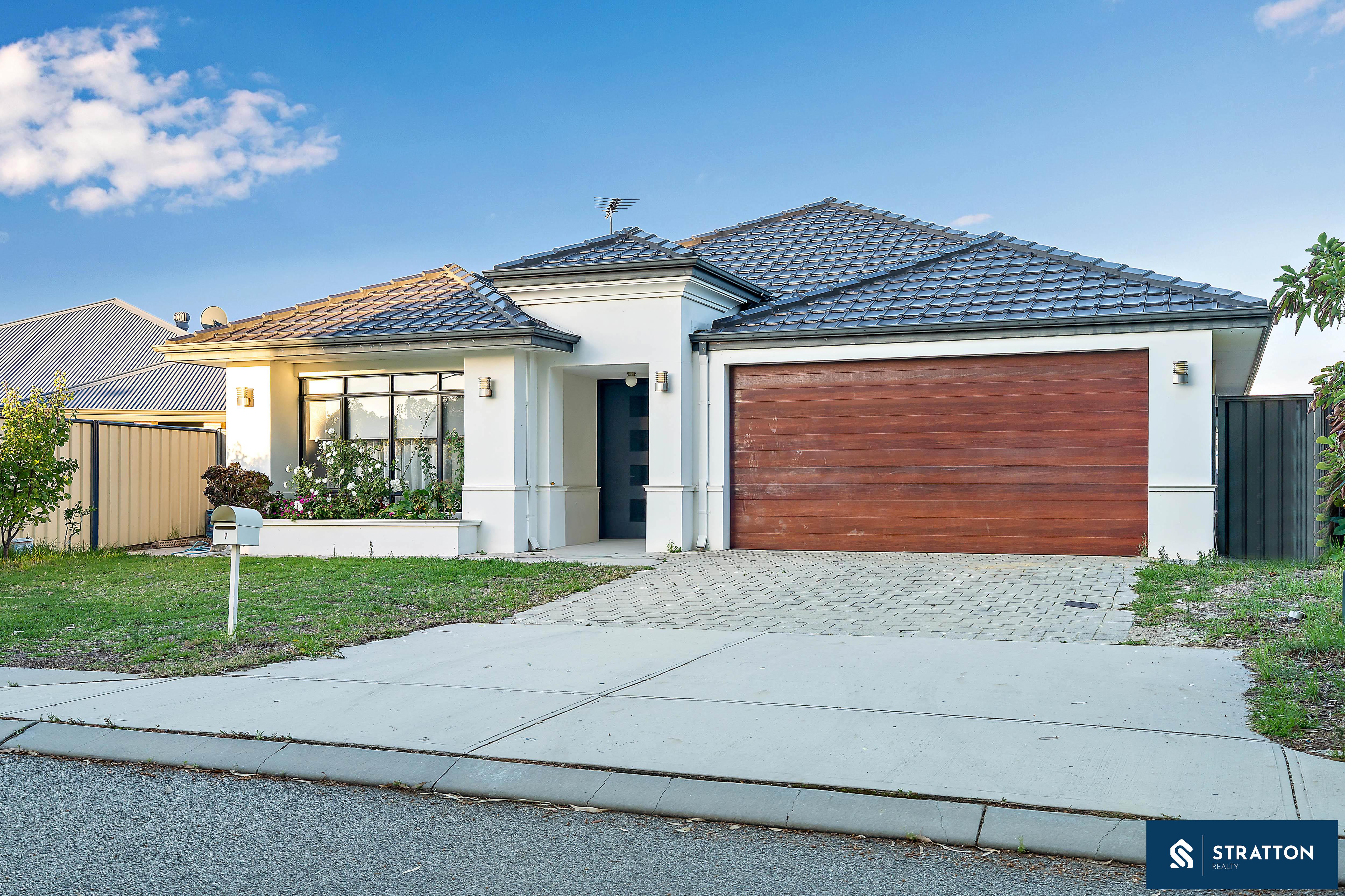 9 MARRIOTT CRESCENT, Wattle Grove WA 6107 - Image 2