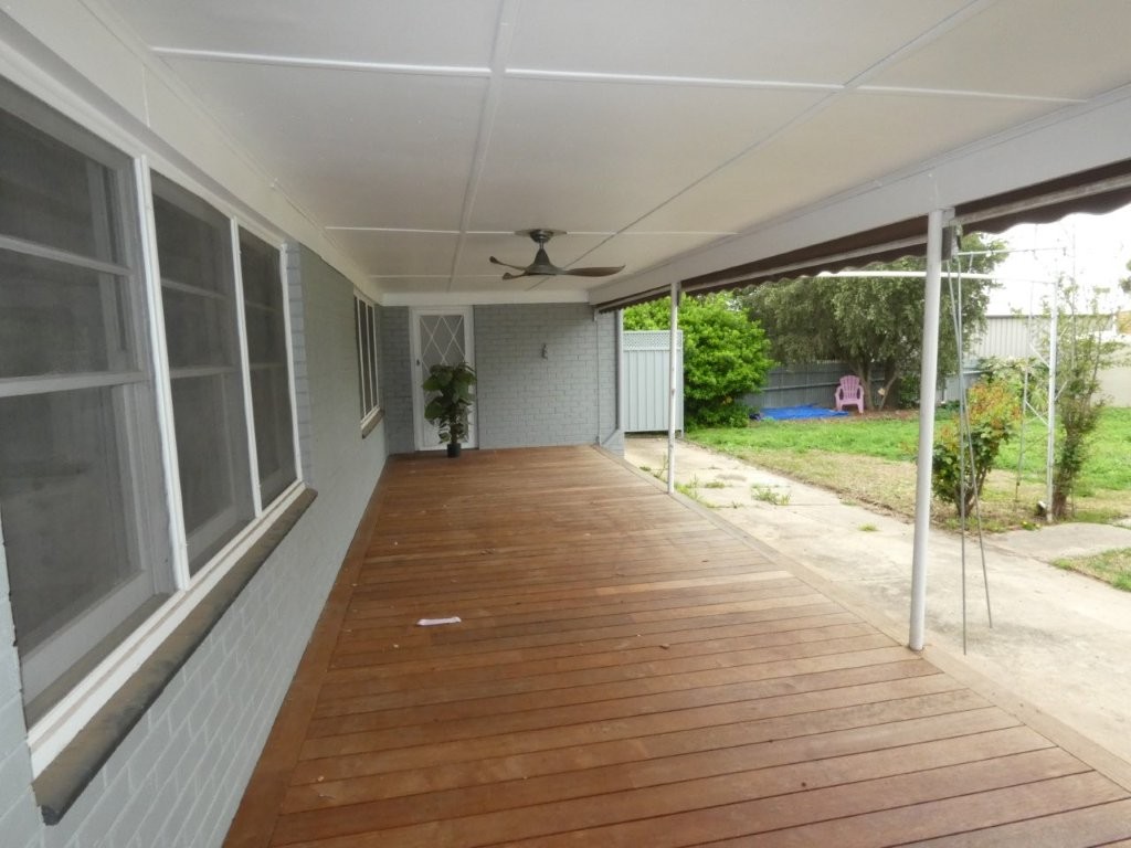 5-bedroom house at 43 Devereux Street, Warracknabeal, VIC 3393, Yarriambiack, Victoria