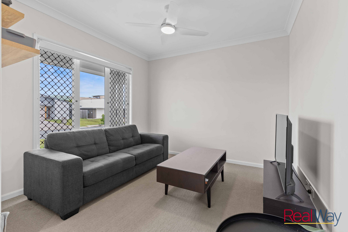 16 WAUGH STREET, Urangan QLD 4655 - Image 1