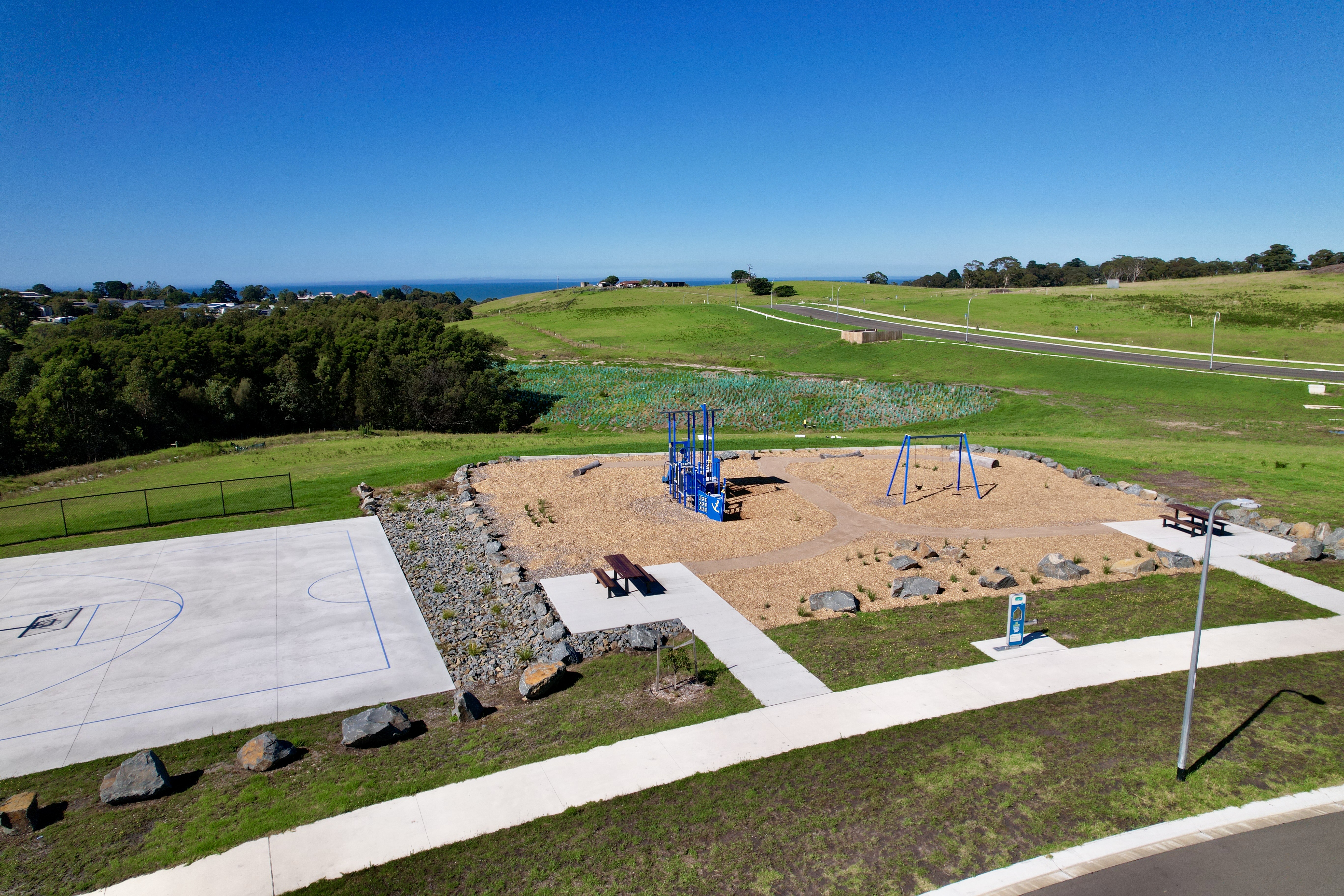 10 Lochard Terrace, Lakes Entrance, Vic, 3909 - Image 2