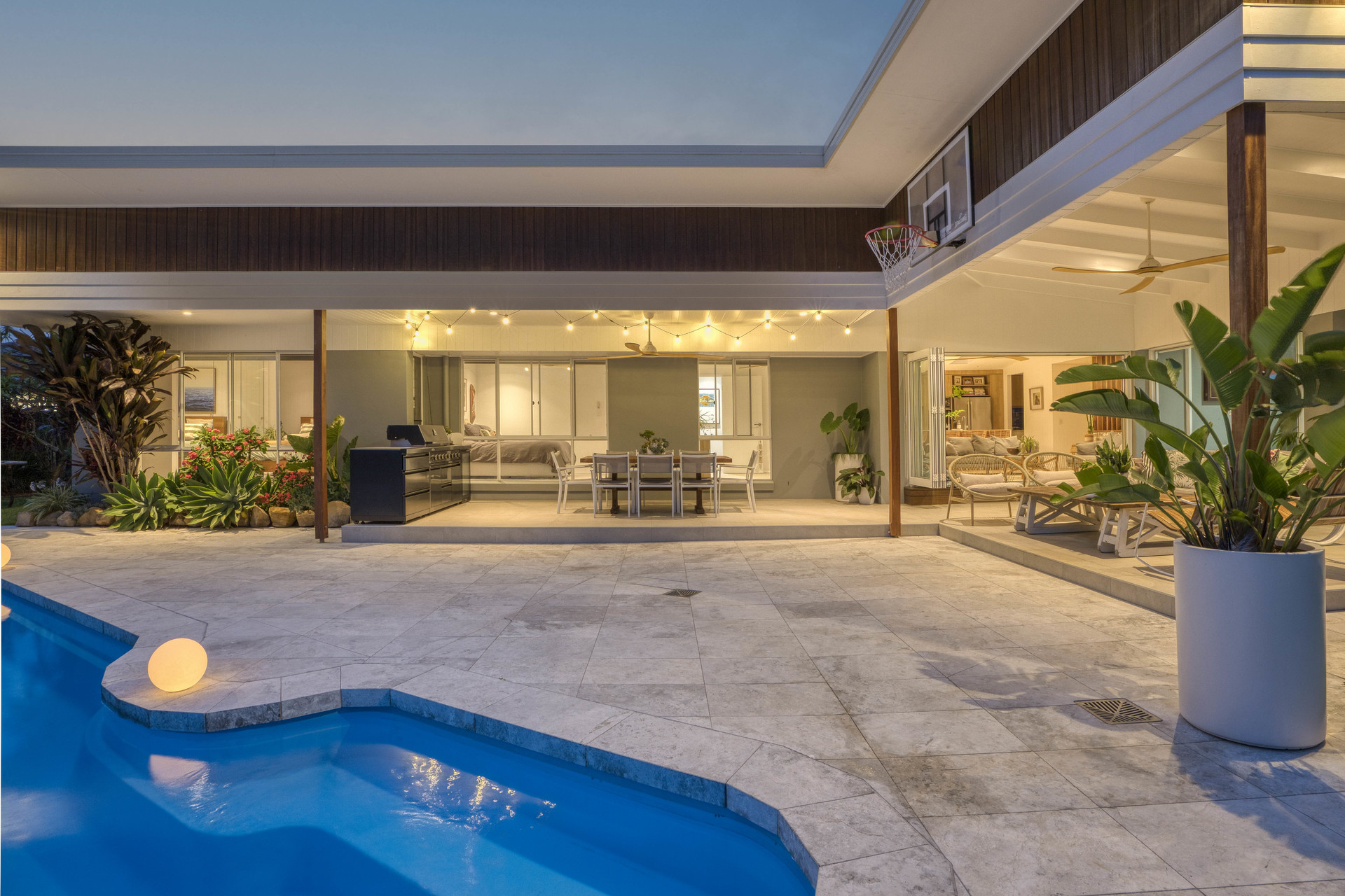 12 Swift Place, Burleigh Waters, QLD 4220 - Image 1