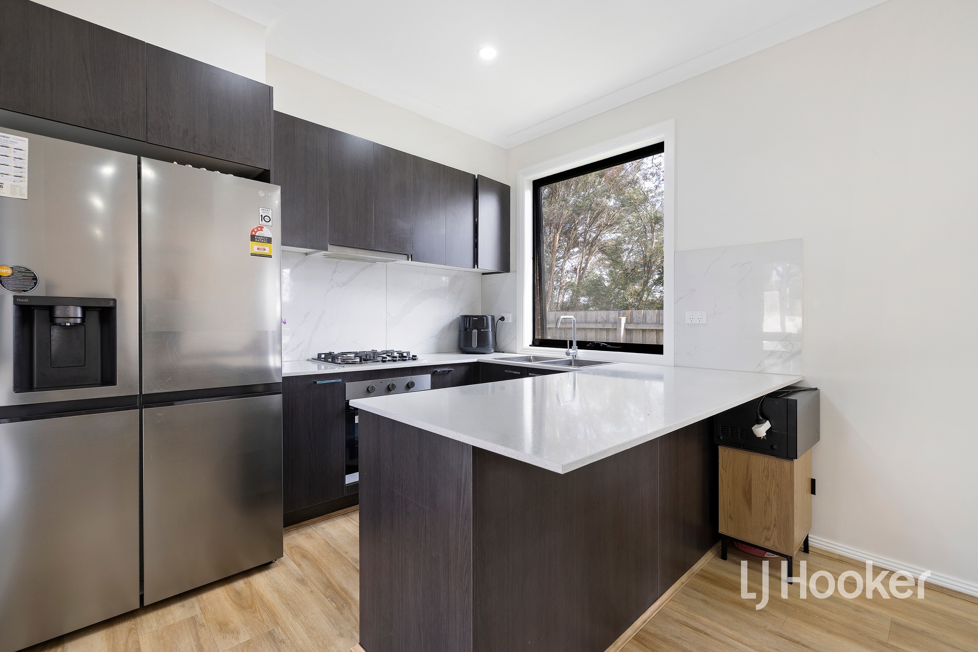 2 29 WILLOW DRIVE, HAMPTON PARK VIC 3976 - Image 4