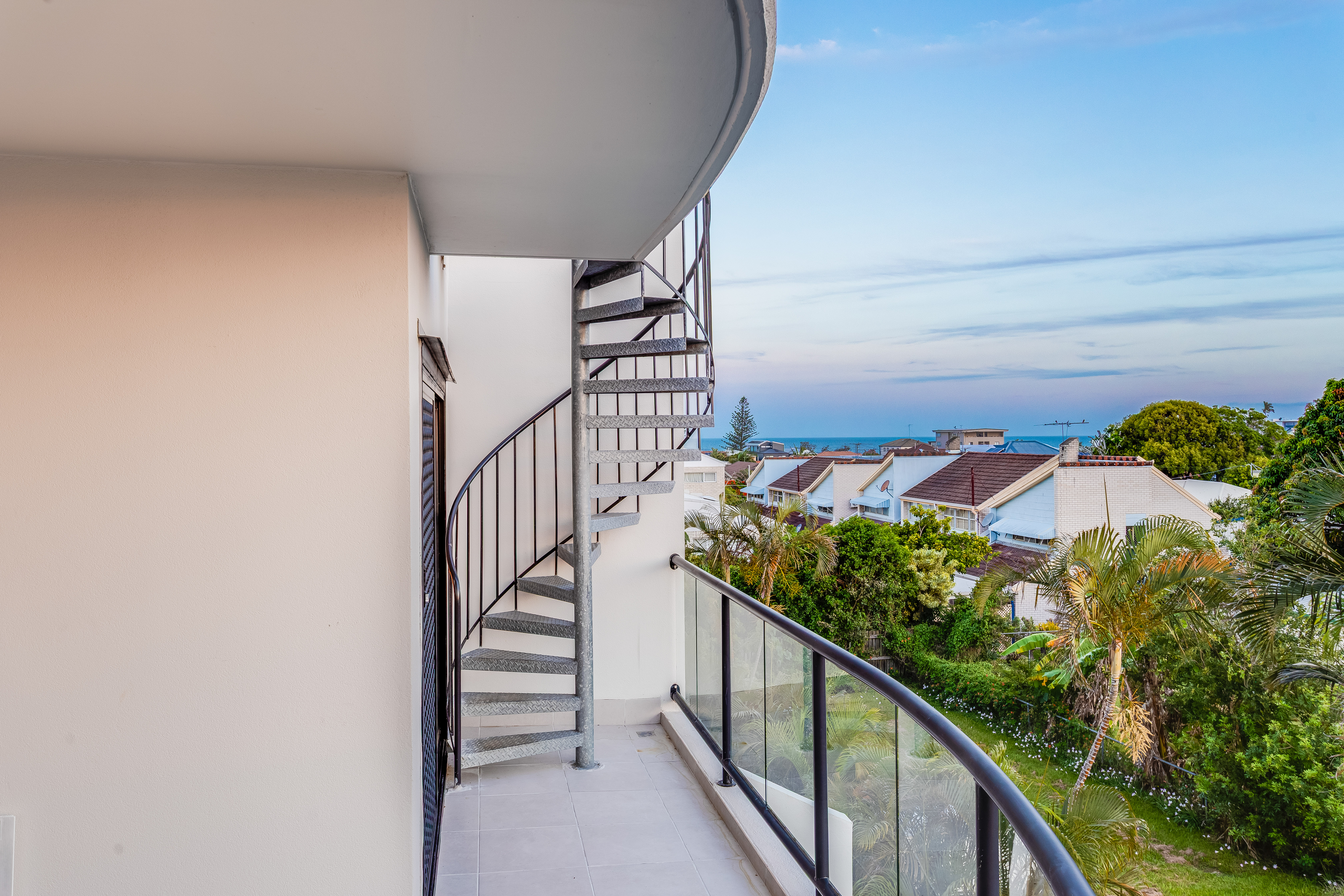 21 82-86 MEIN STREET, SCARBOROUGH QLD 4020 - Image 1