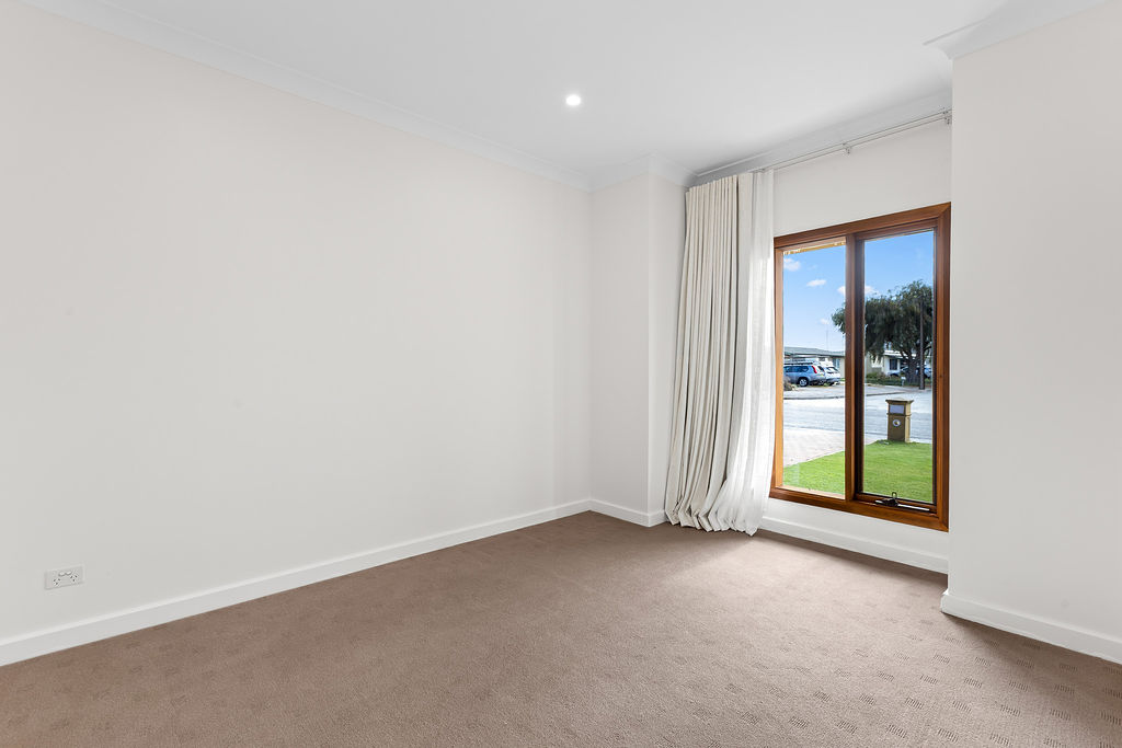 40 Lawrie Street, Tumby Bay, SA 5605 - Image 1