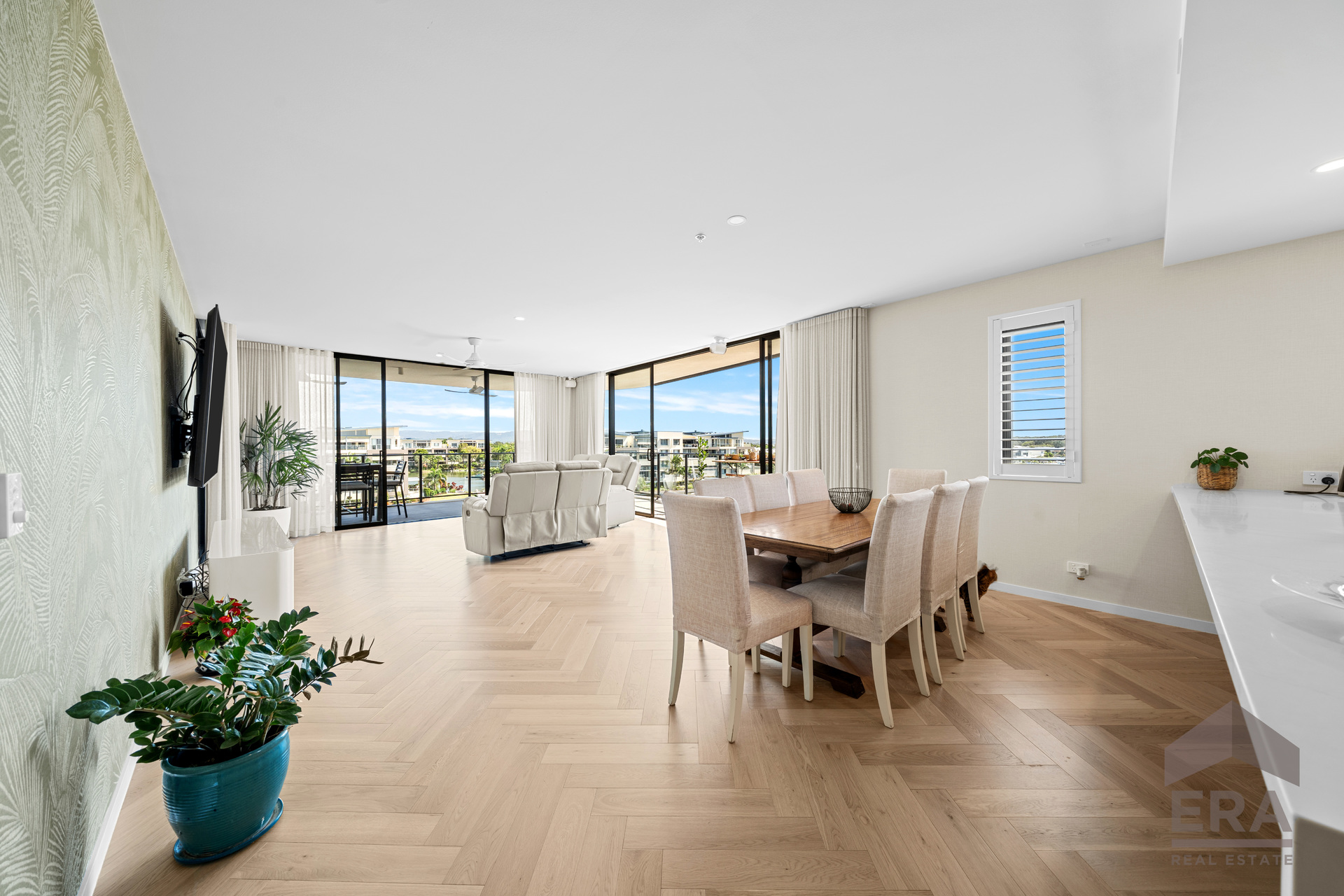 1401/10 Sickle Avenue, Hope Island, Qld, 4212 - Image 3