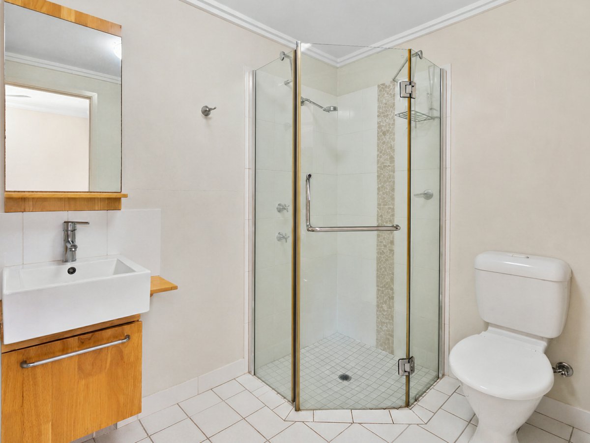 2007 40-42 CLIFTON ROAD, CLIFTON BEACH QLD 4879 - Image 10