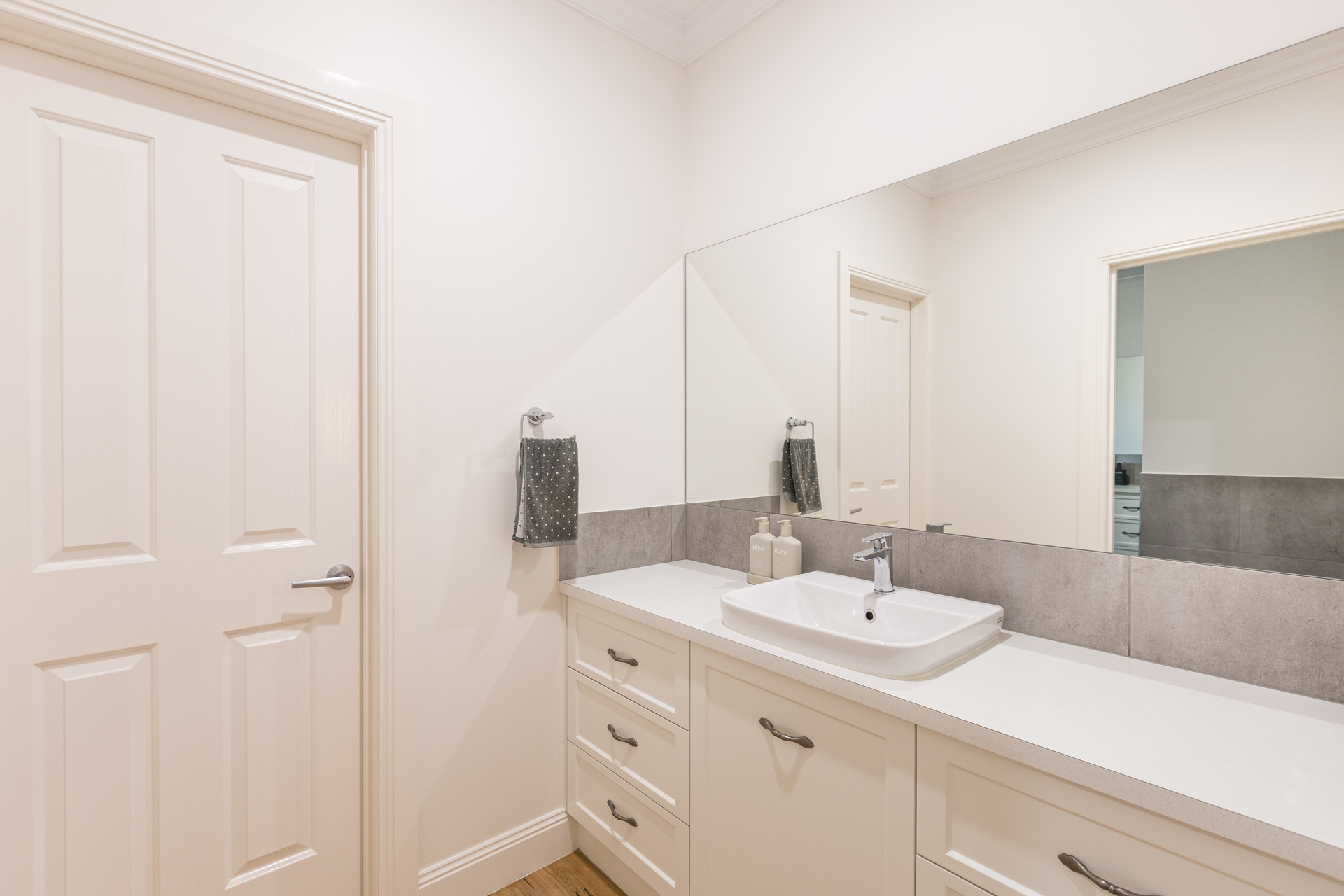 5-bedroom house at 765 CURETON AVENUE, Nichols Point VIC 3501, Mildura, Victoria