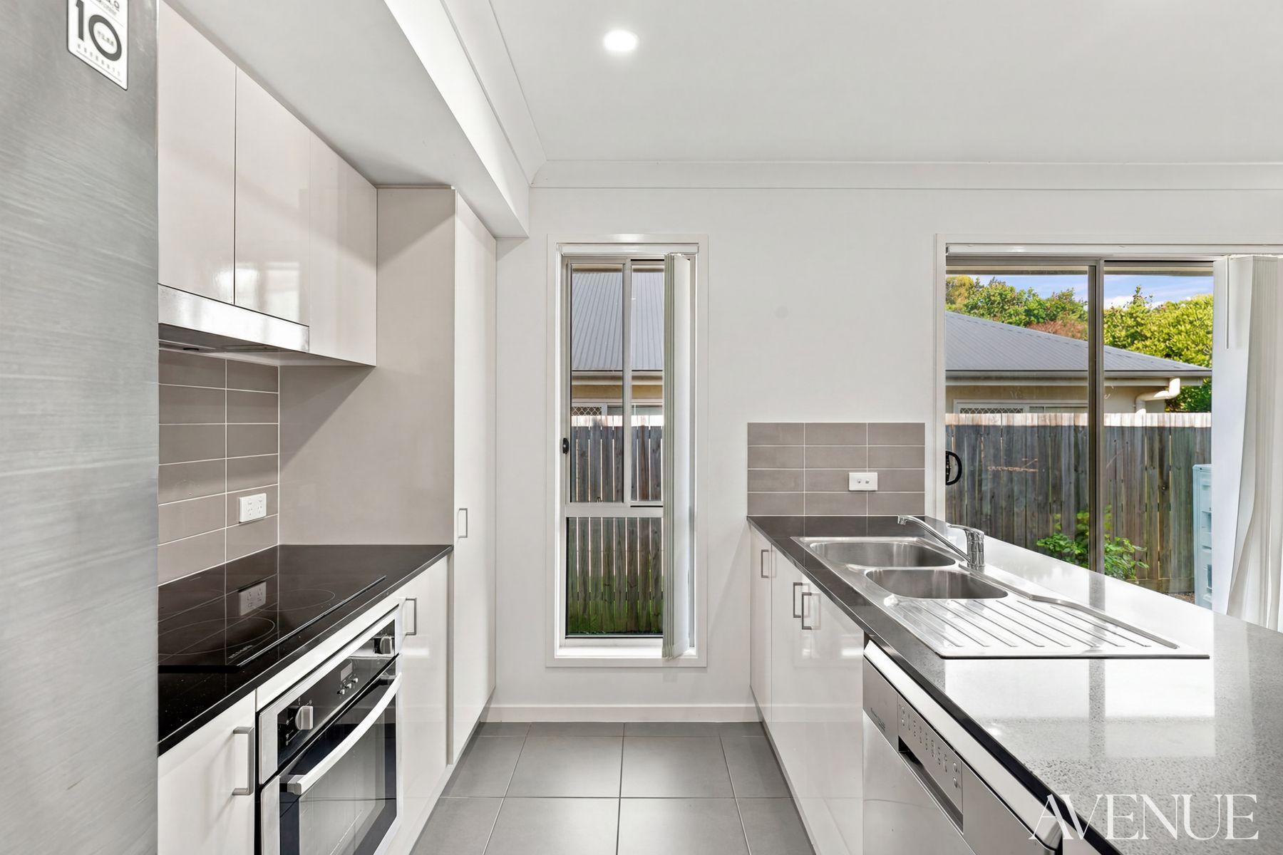 15 Hobson Place, Boronia Heights QLD 4124 - Image 5