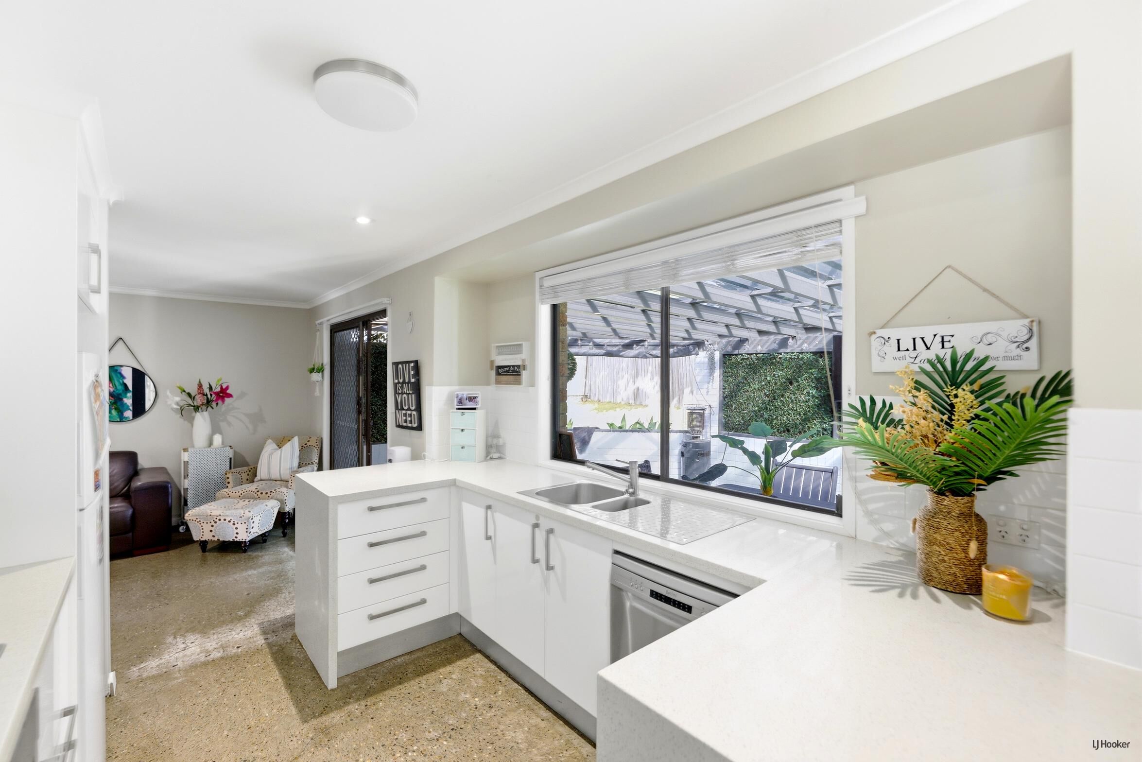 31 CLIVES CIRCUIT, Currumbin Waters QLD 4223 - Image 4