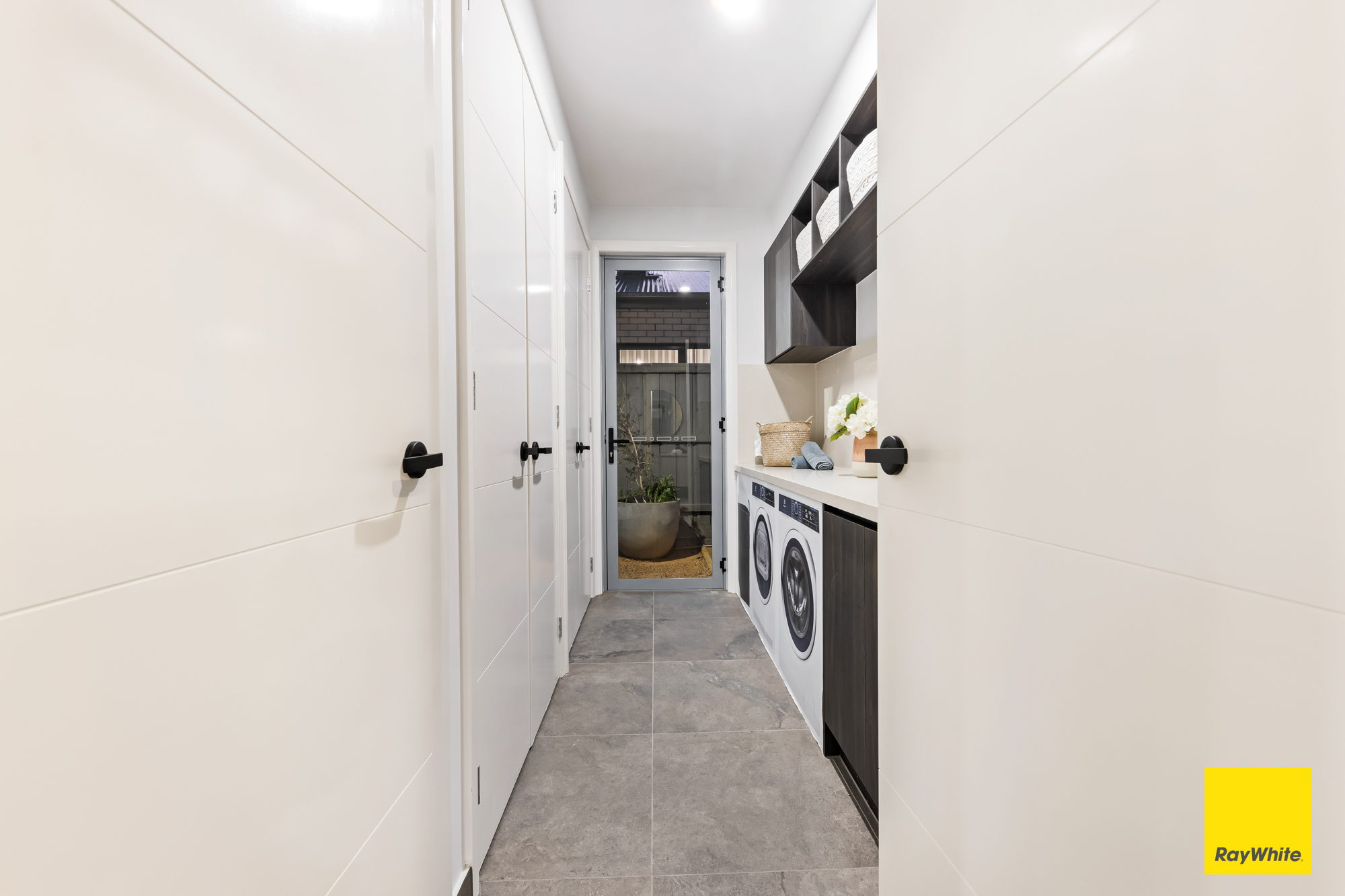 9 Generosa Grove, Tarneit, VIC 3029 - Image 2