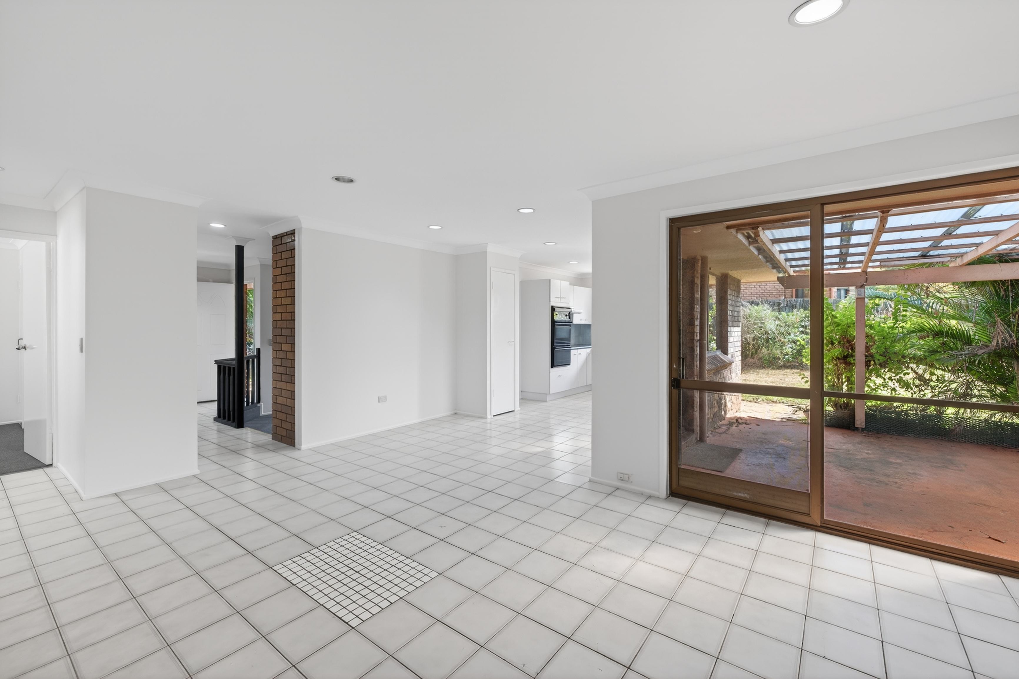 11 Harding Crescent, Cleveland, QLD 4163 - Image 8