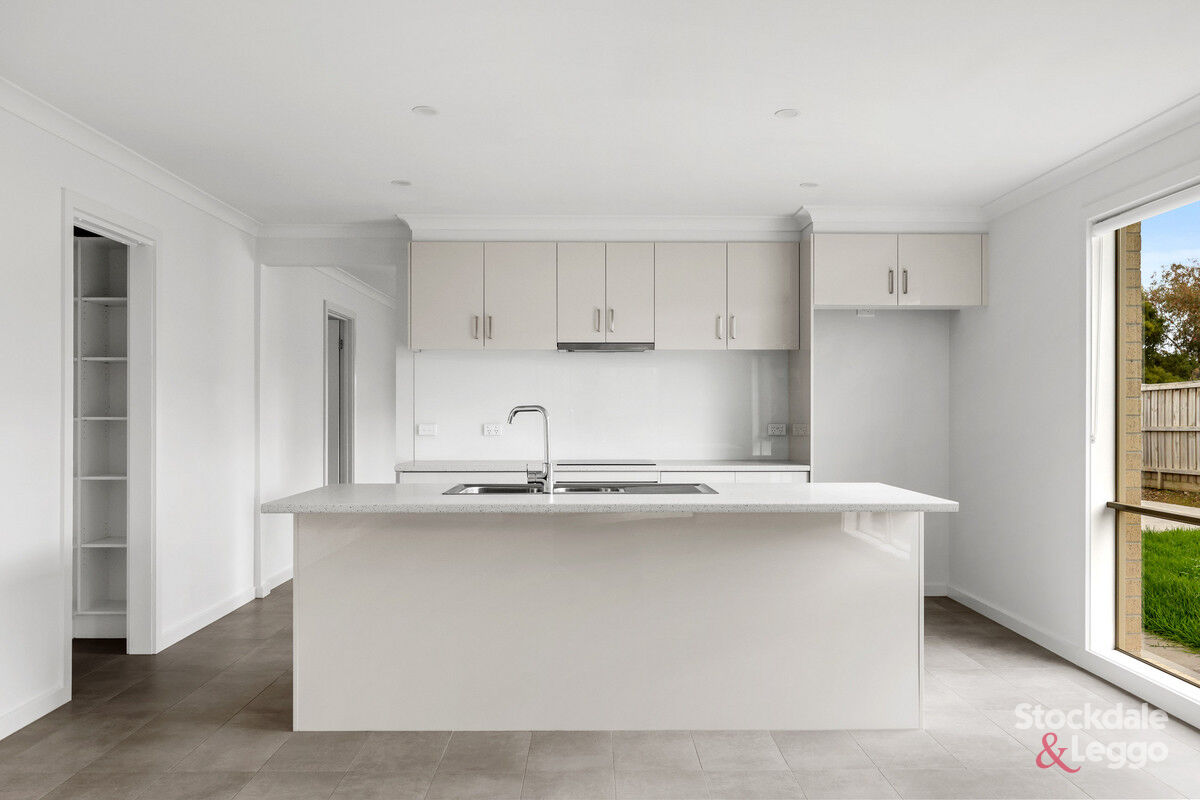 43 Seagrove Way, Cowes, VIC 3922 - Image 1