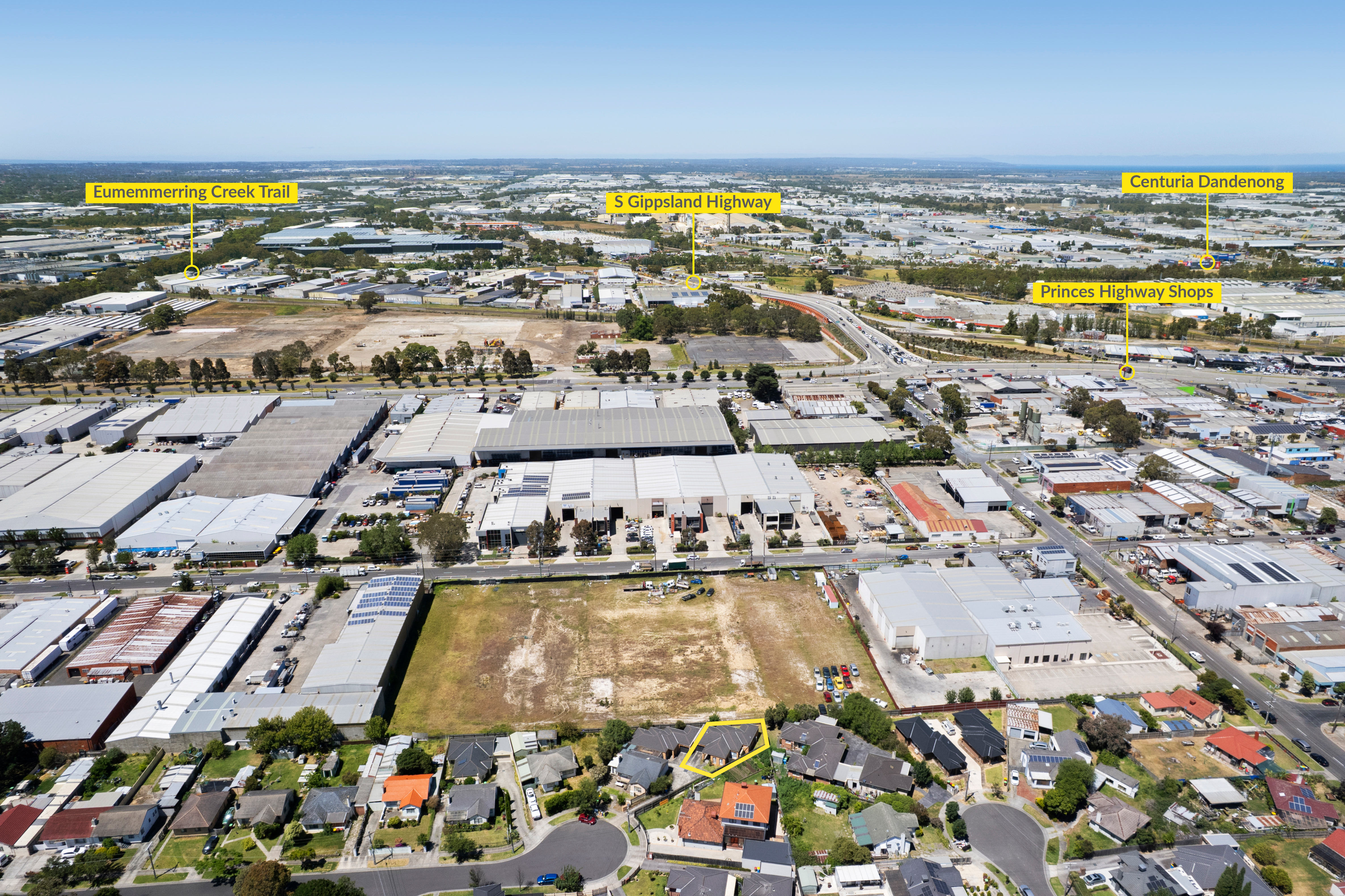 3-bedroom unit at 3 77 WATTLE DRIVE, DOVETON VIC 3177, Casey, Victoria