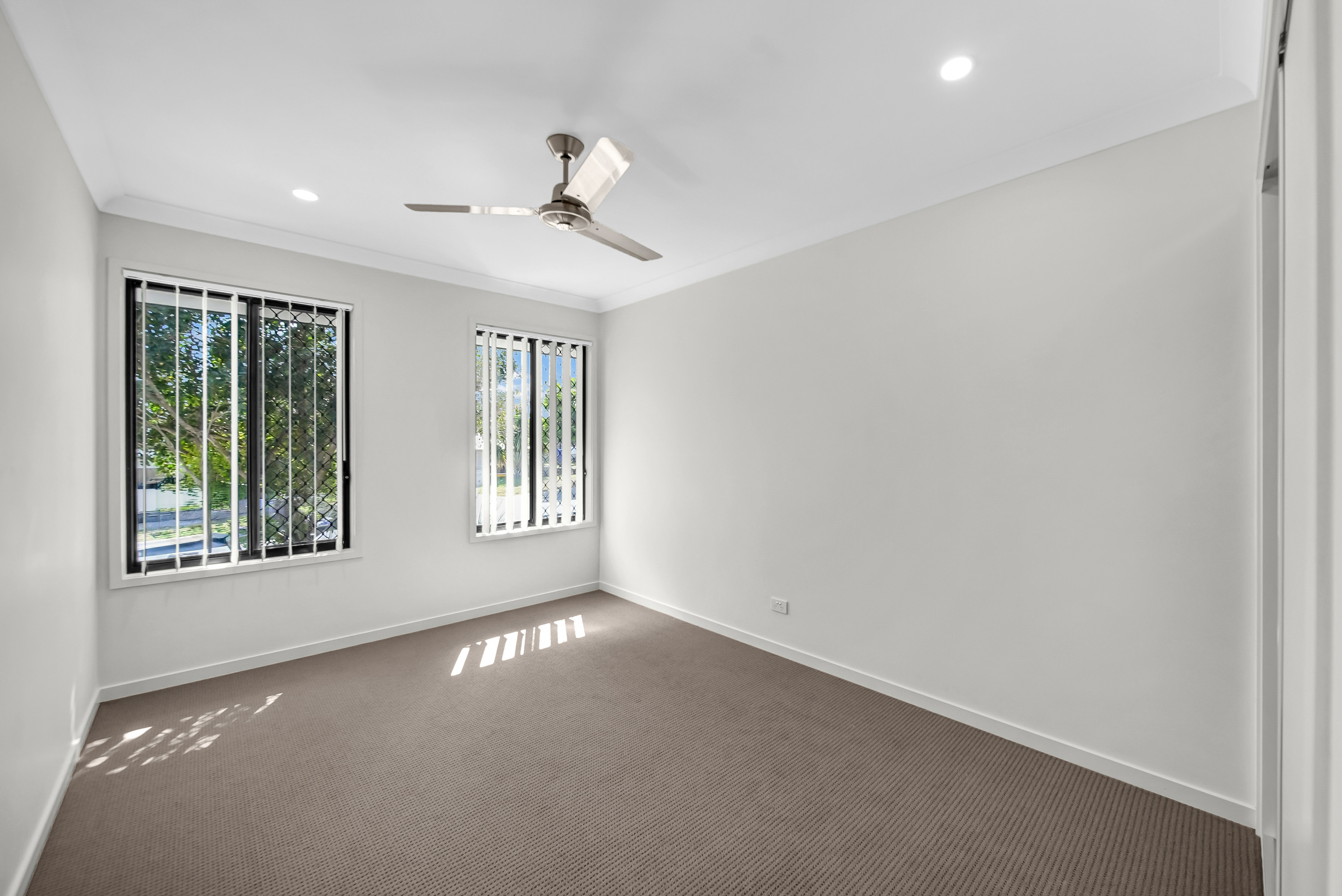 60 PEPPER TREE DRIVE, Holmview QLD 4207 - Image 9