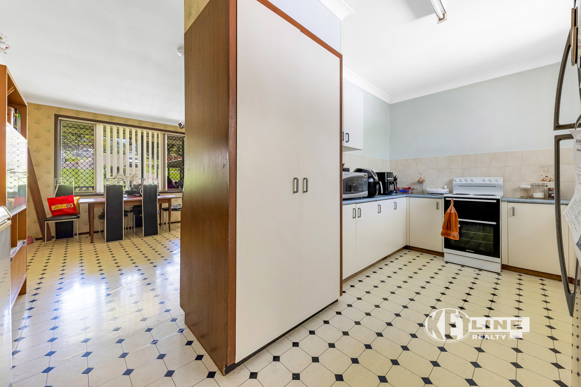 7 BAREENA COURT, Palmwoods QLD 4555 - Image 2