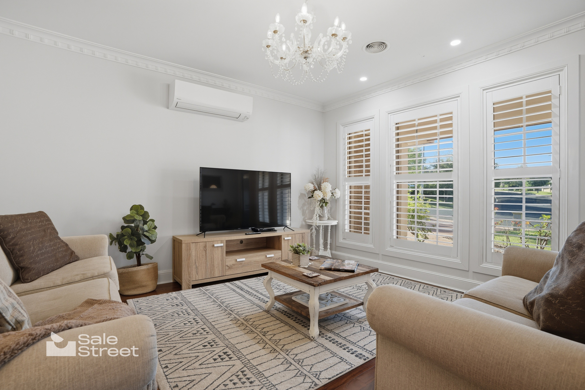 40 ROSELAWN DRIVE, Orange NSW 2800 - Image 2