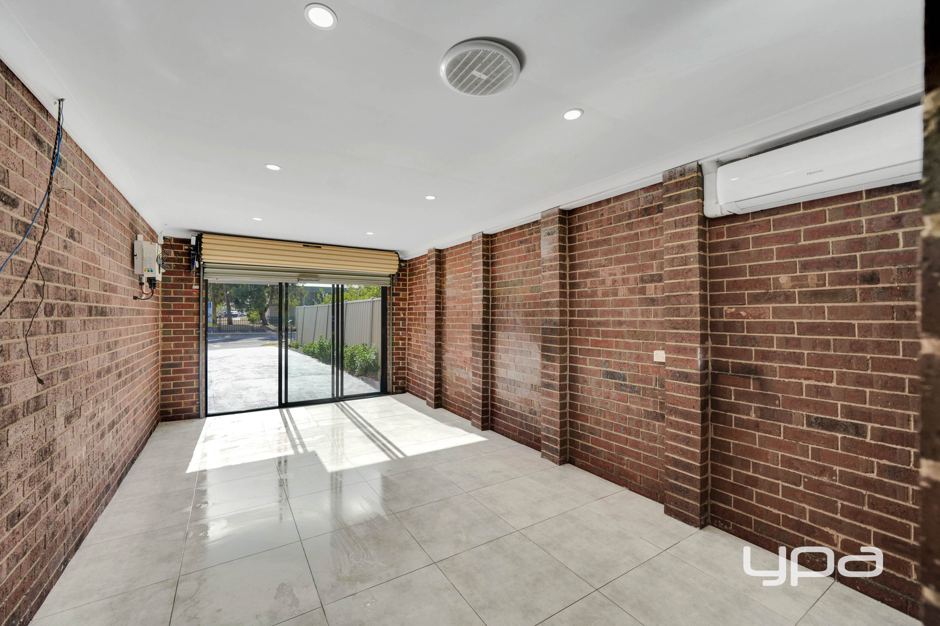3-bedroom house at 34 LOCKWOOD DRIVE, Roxburgh Park VIC 3064, Hume, Victoria