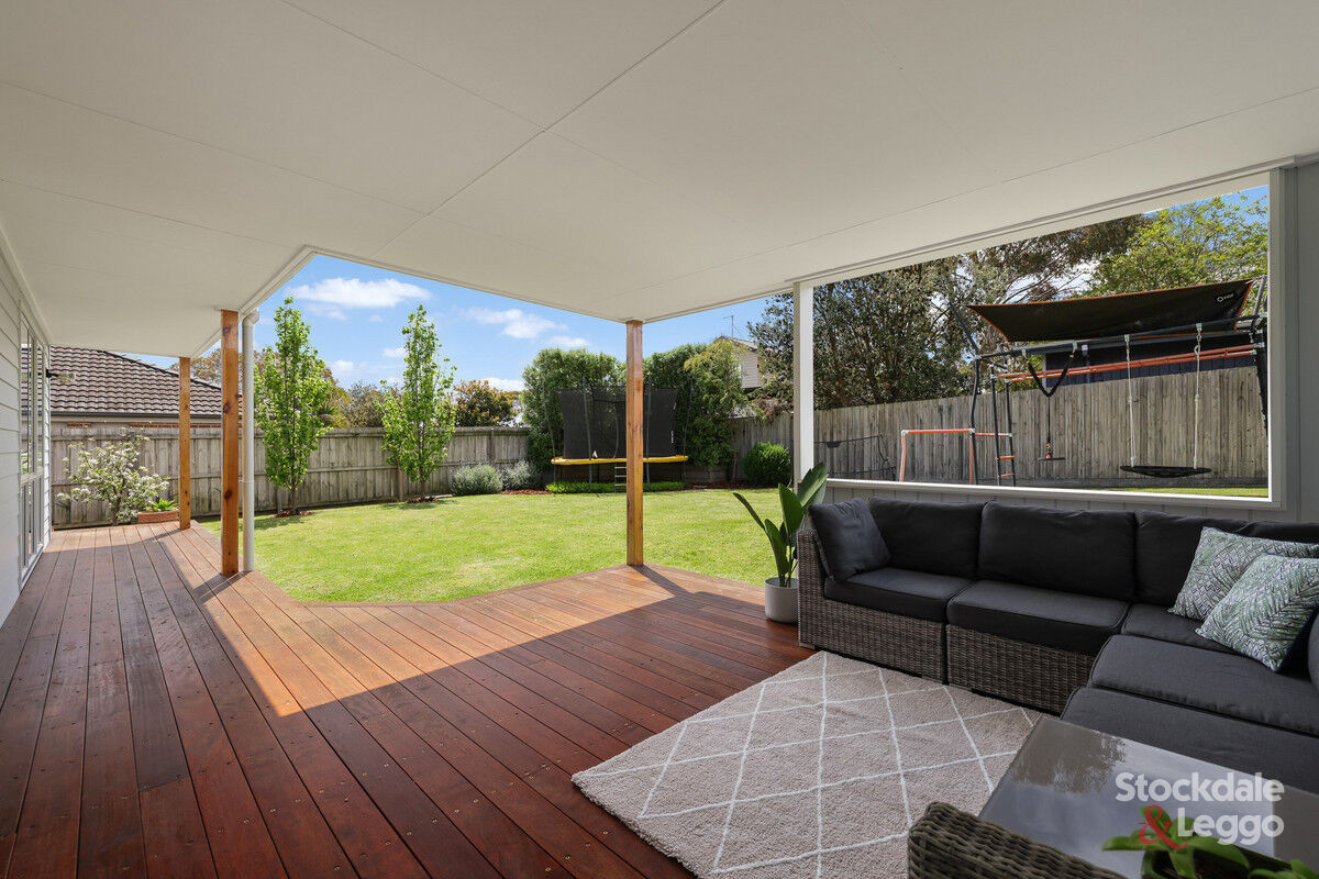 1 Bradley Court, Cowes, VIC 3922 - Image 2