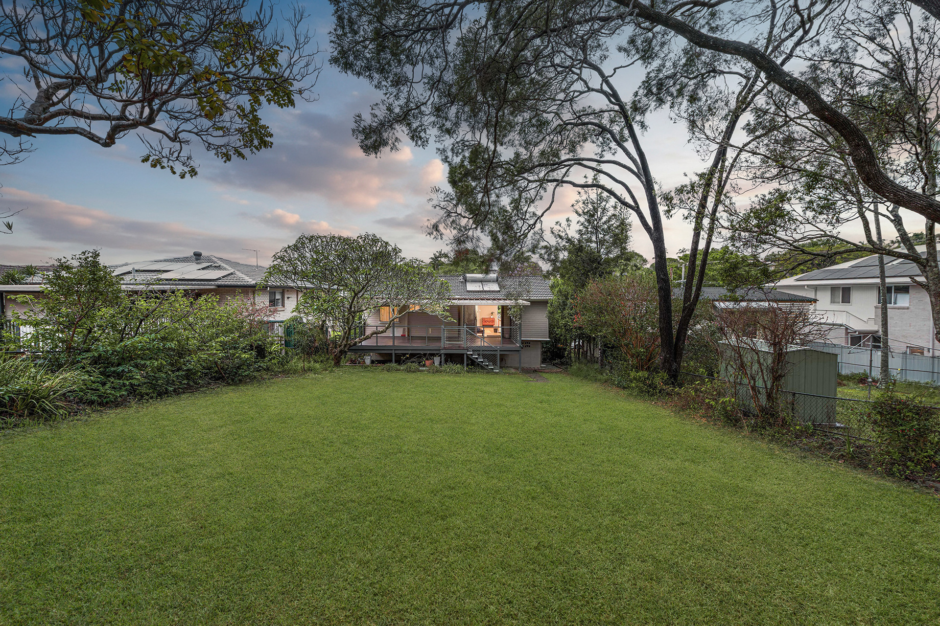 52 Pareena Crescent, Mansfield, QLD 4122 - Image 2