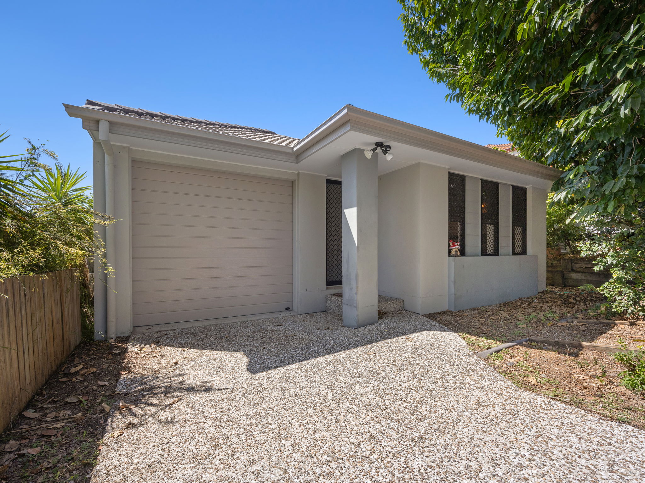 8 HYDE AVENUE, Springfield Lakes QLD 4300 - Image 1