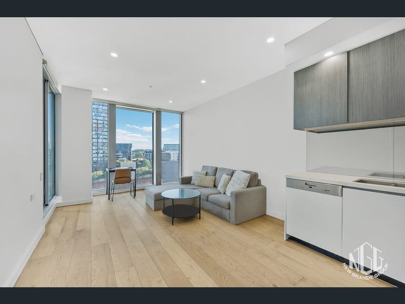 Gadigal Avenue, Zetland, Nsw, 2017 - Image 1