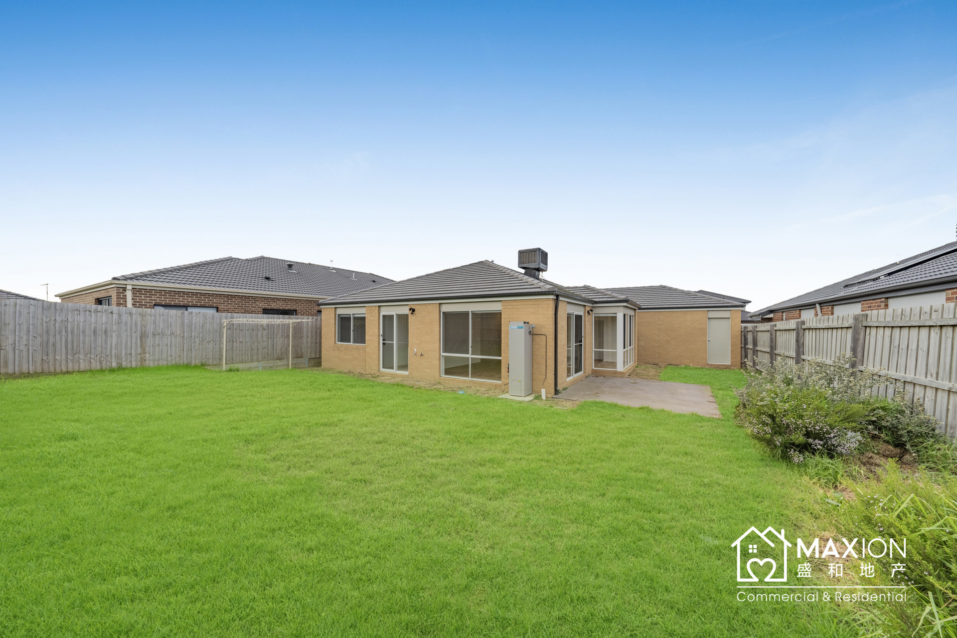 18 JAYLIE STREET, Clyde North VIC 3978 - Image 10