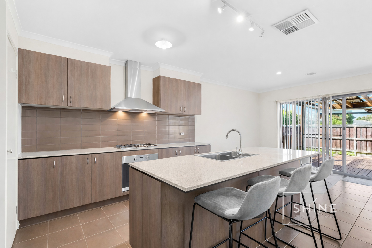 5 Autumn Fields Drive, Cranbourne North, VIC 3977 - Image 3