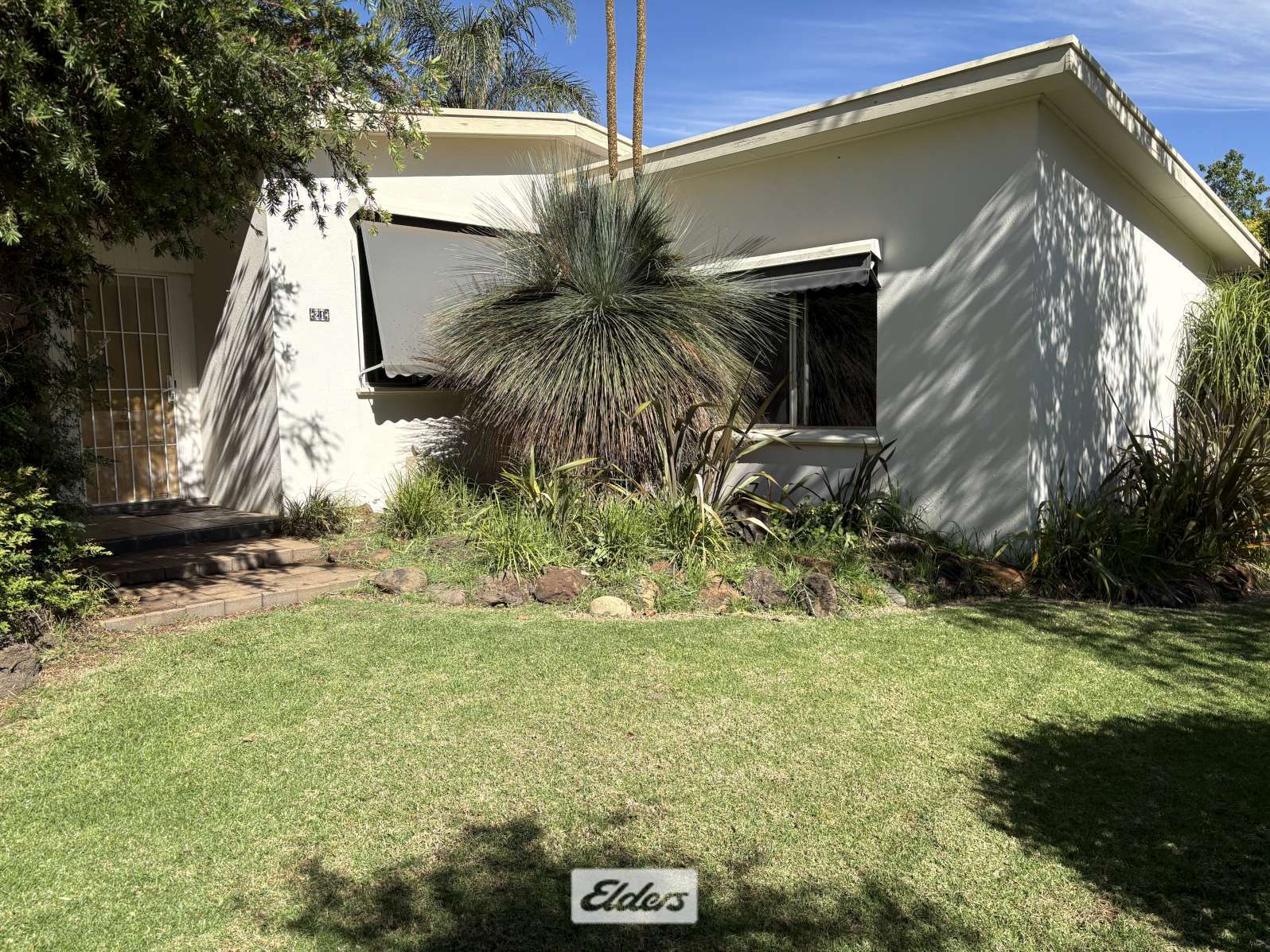 3-bedroom house at 21 CARRINGTON STREET, Robinvale VIC 3549, Swan Hill, Victoria