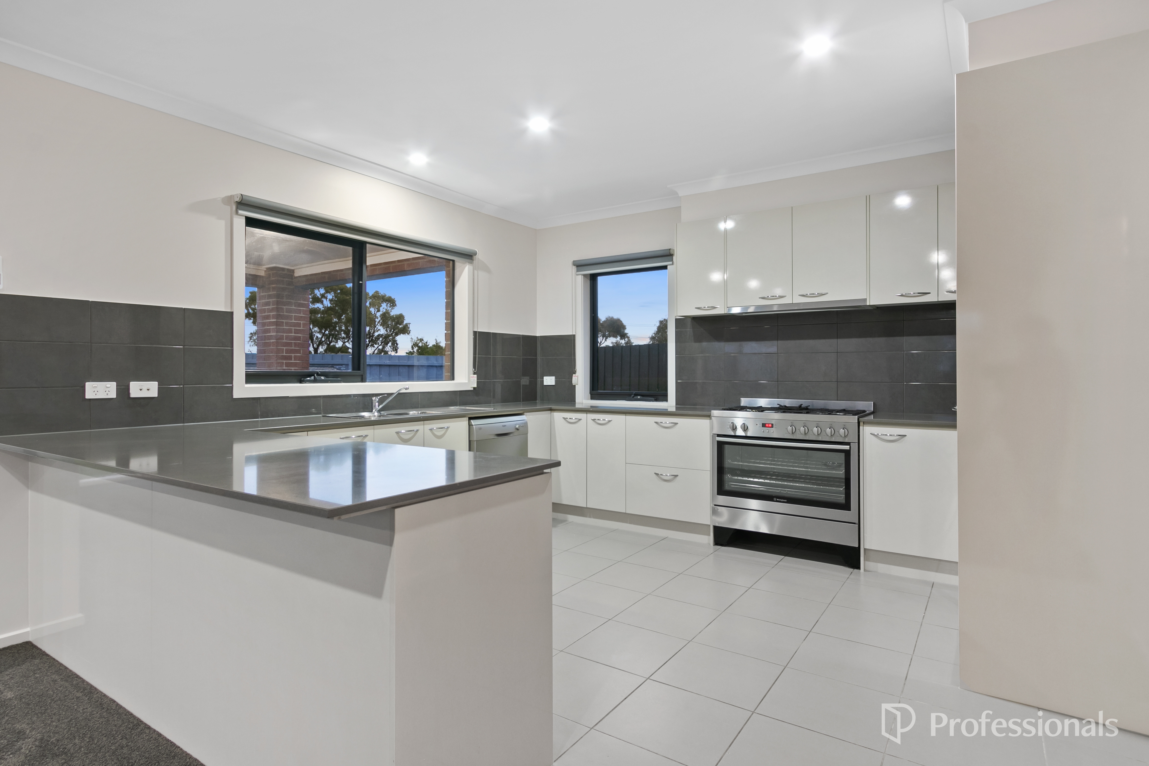 5 Bodhran Place, Lynbrook, VIC 3975 - Image 3
