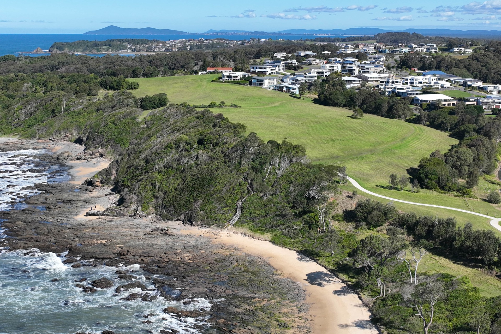 5-bedroom house at 32 Torquay Circuit, Red Head, NSW 2430, Mid-Coast, New South Wales